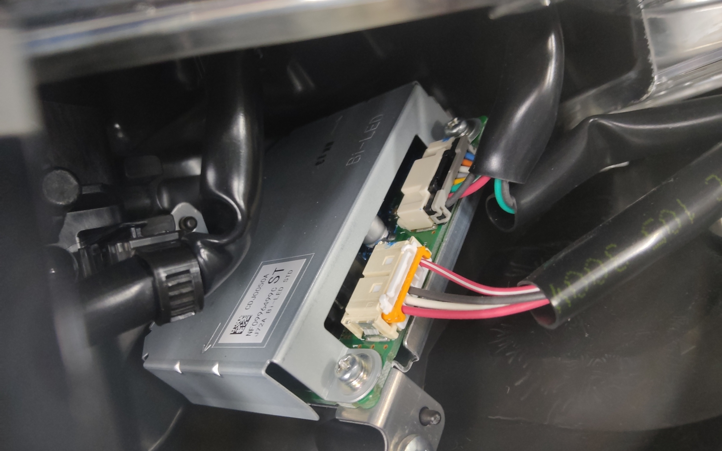 Фара передняя правая Mazda CX-5 2 LED