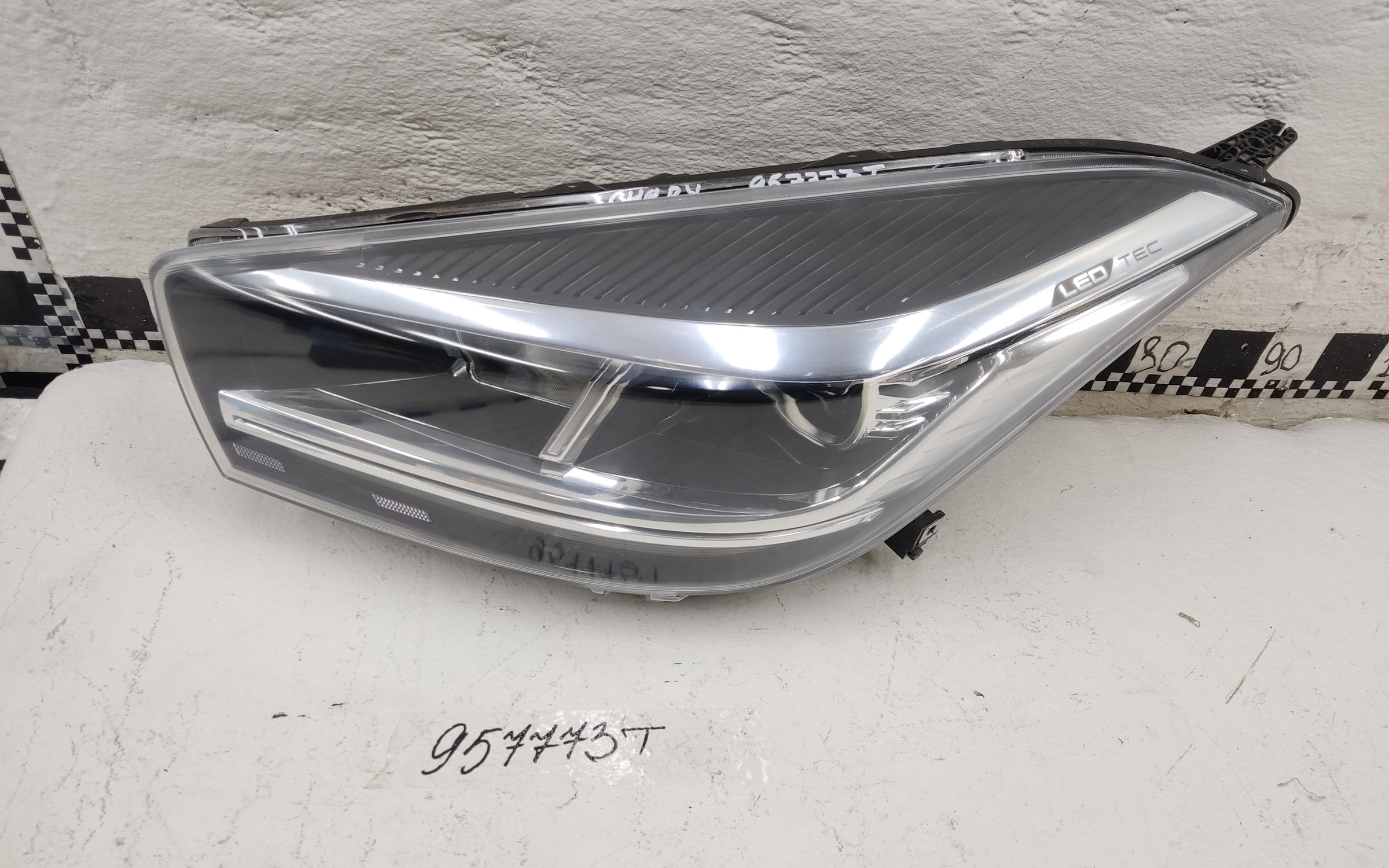 Фара передняя левая Chery Tiggo 4 Pro  LED