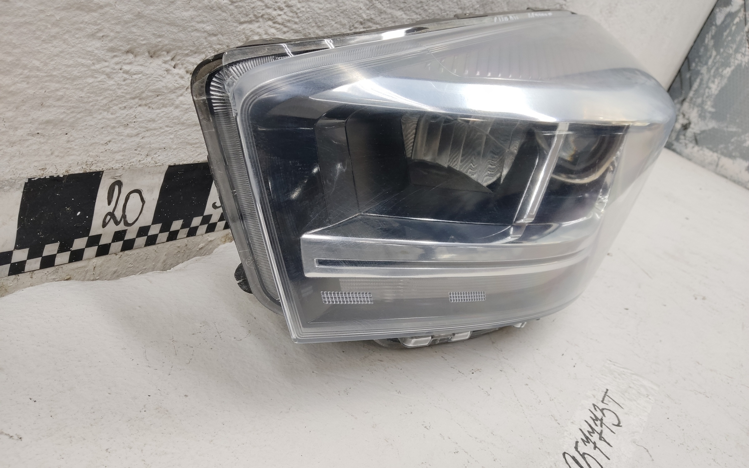 Фара передняя левая Chery Tiggo 4 Pro  LED