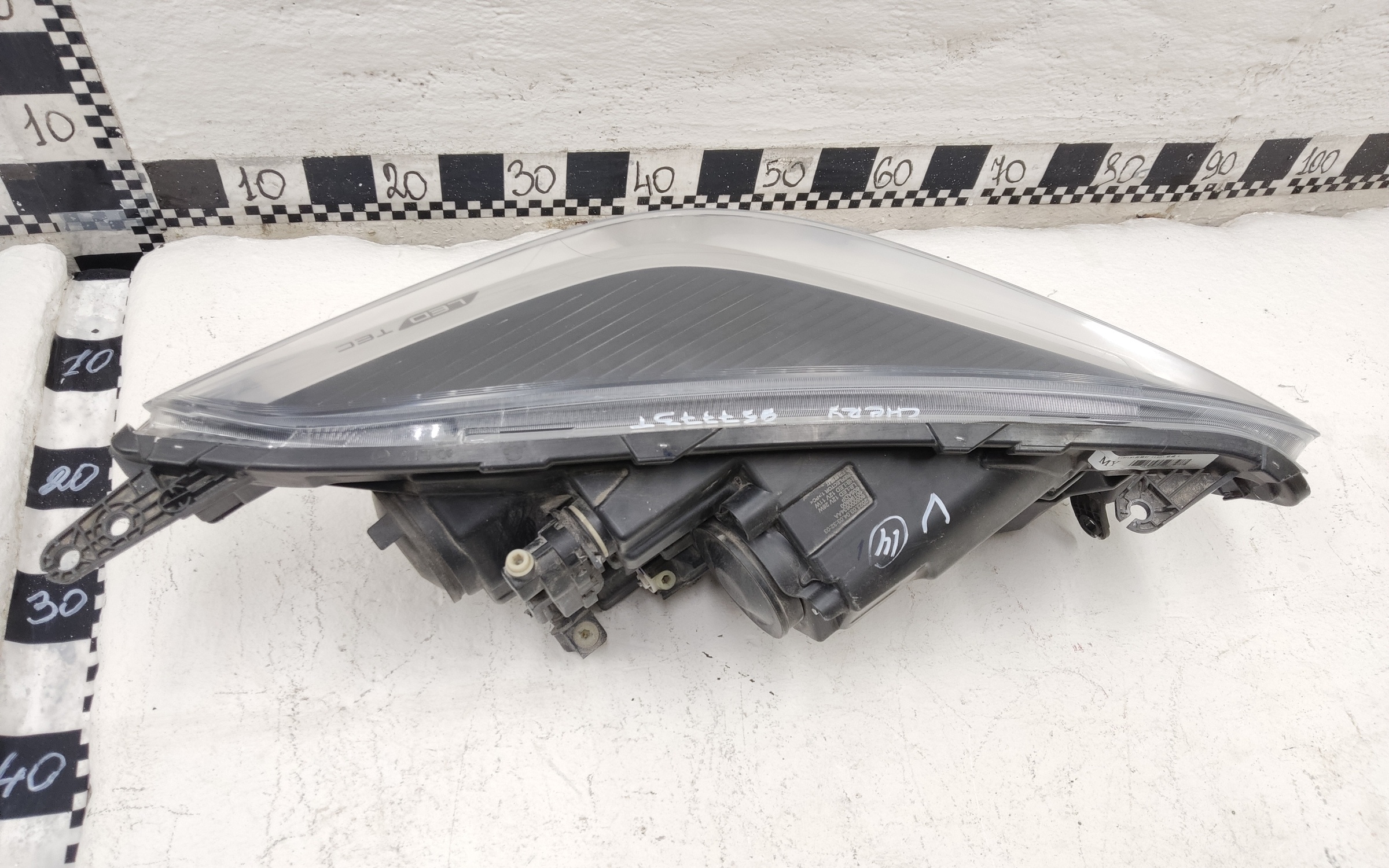 Фара передняя левая Chery Tiggo 4 Pro  LED