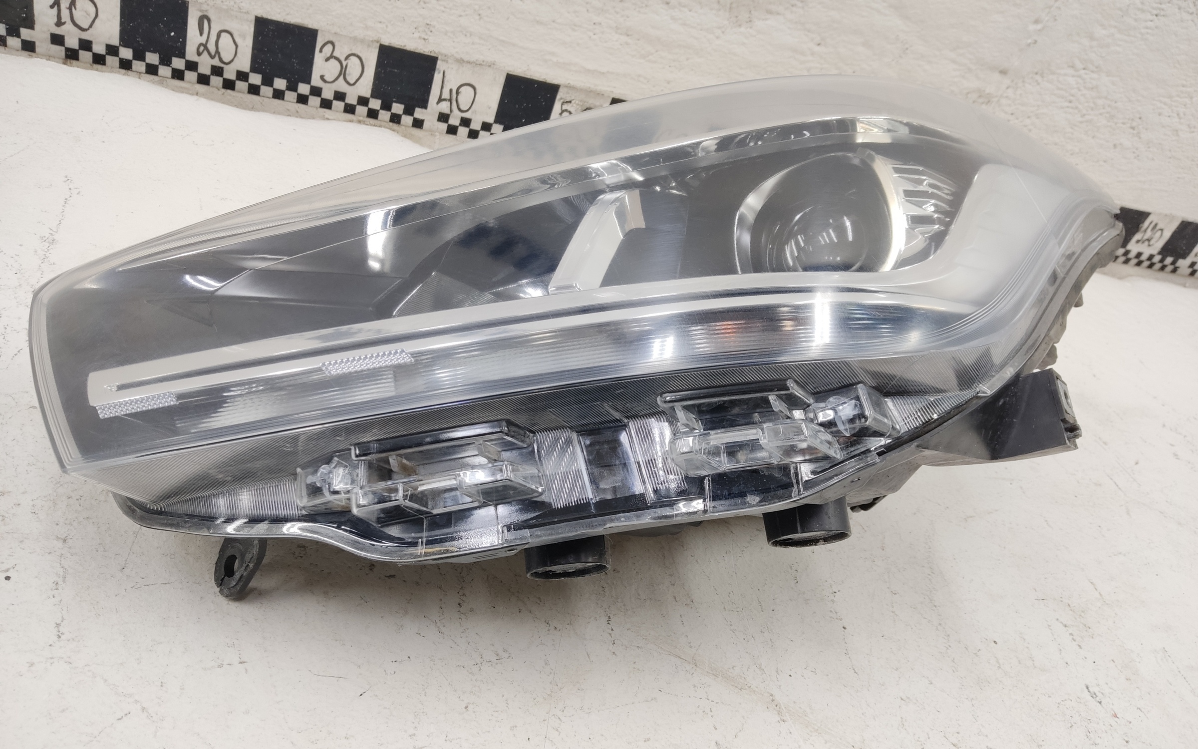 Фара передняя левая Chery Tiggo 4 Pro  LED