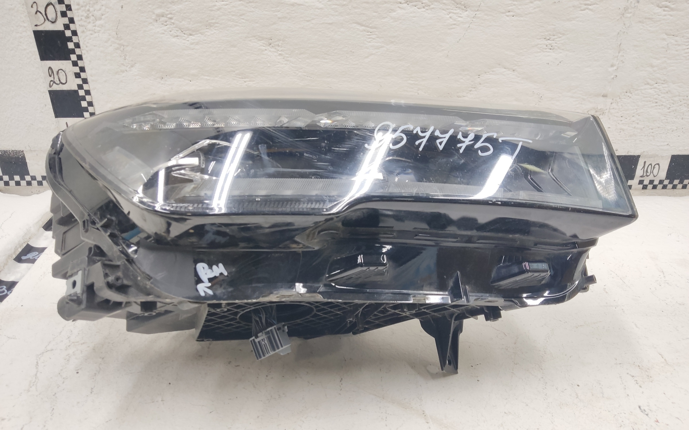 Фара передняя правая Geely Monjaro LED