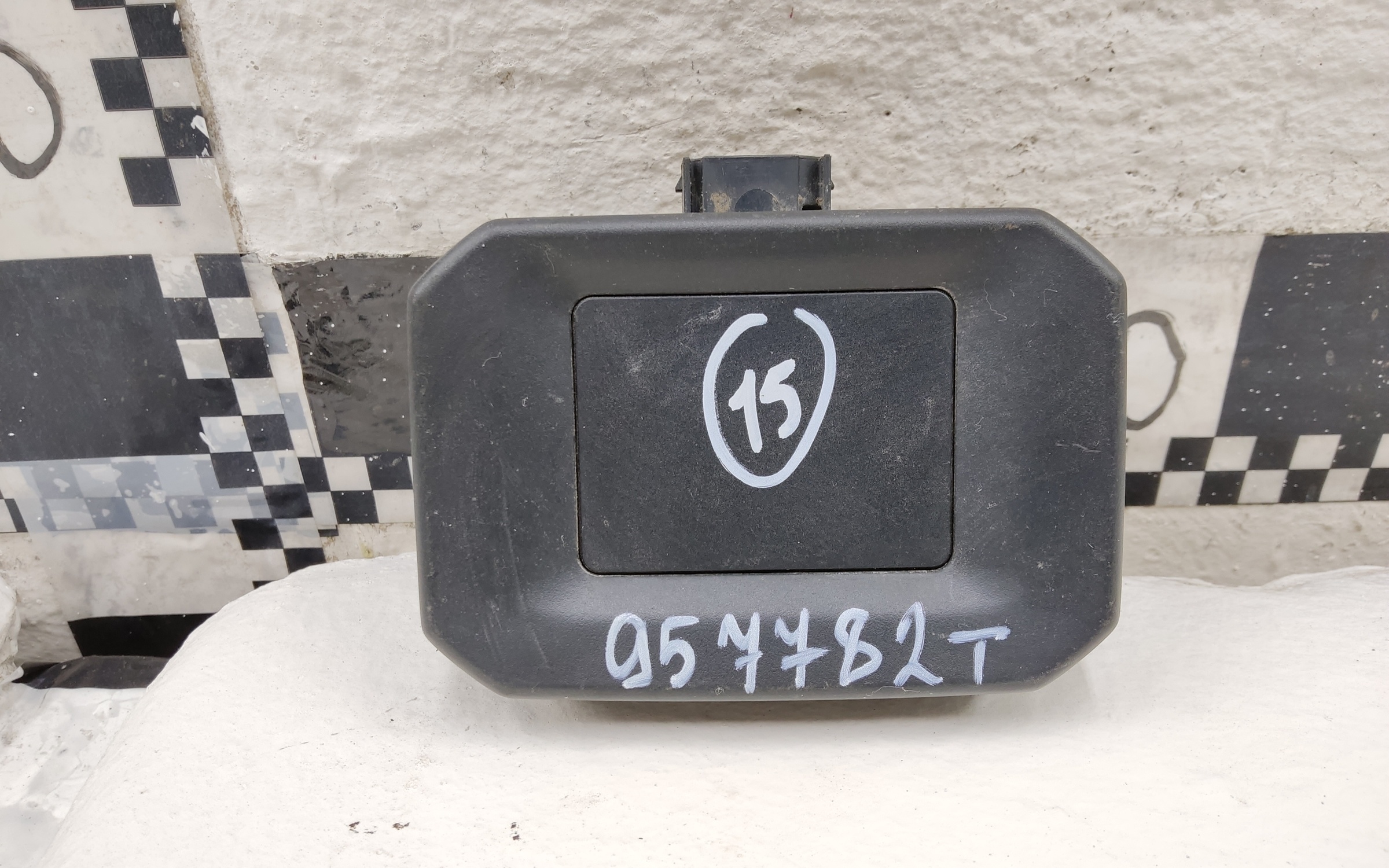 Датчик дистанции " дистроник " Geely Tugella