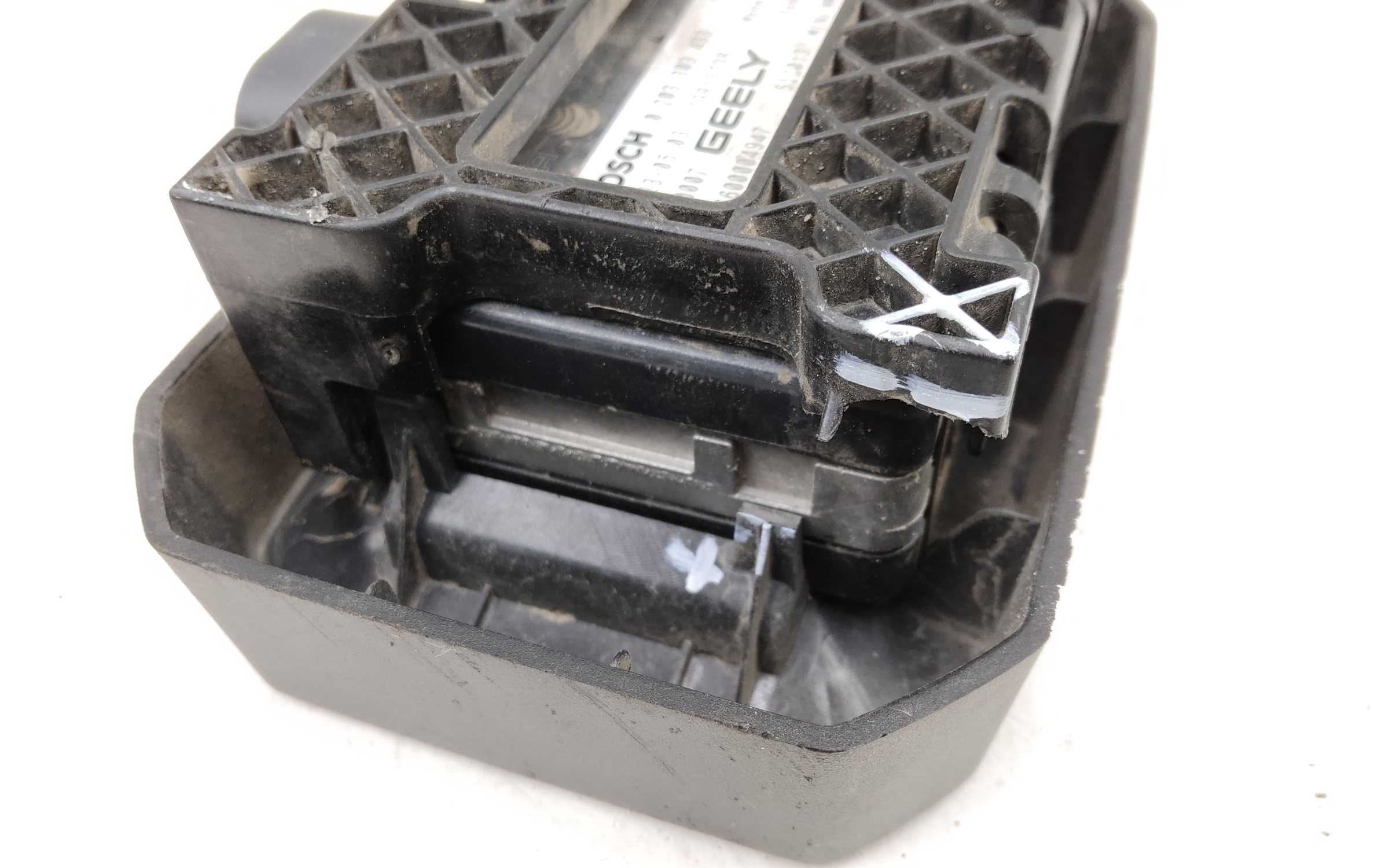 Датчик дистанции " дистроник " Geely Tugella