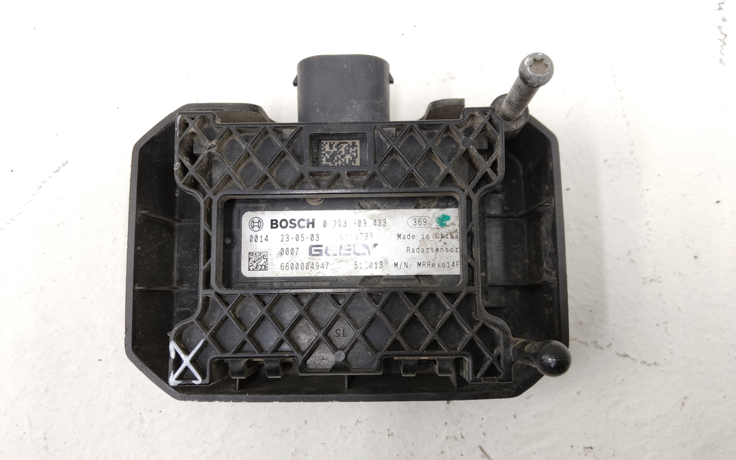 Датчик дистанции " дистроник " Geely Tugella