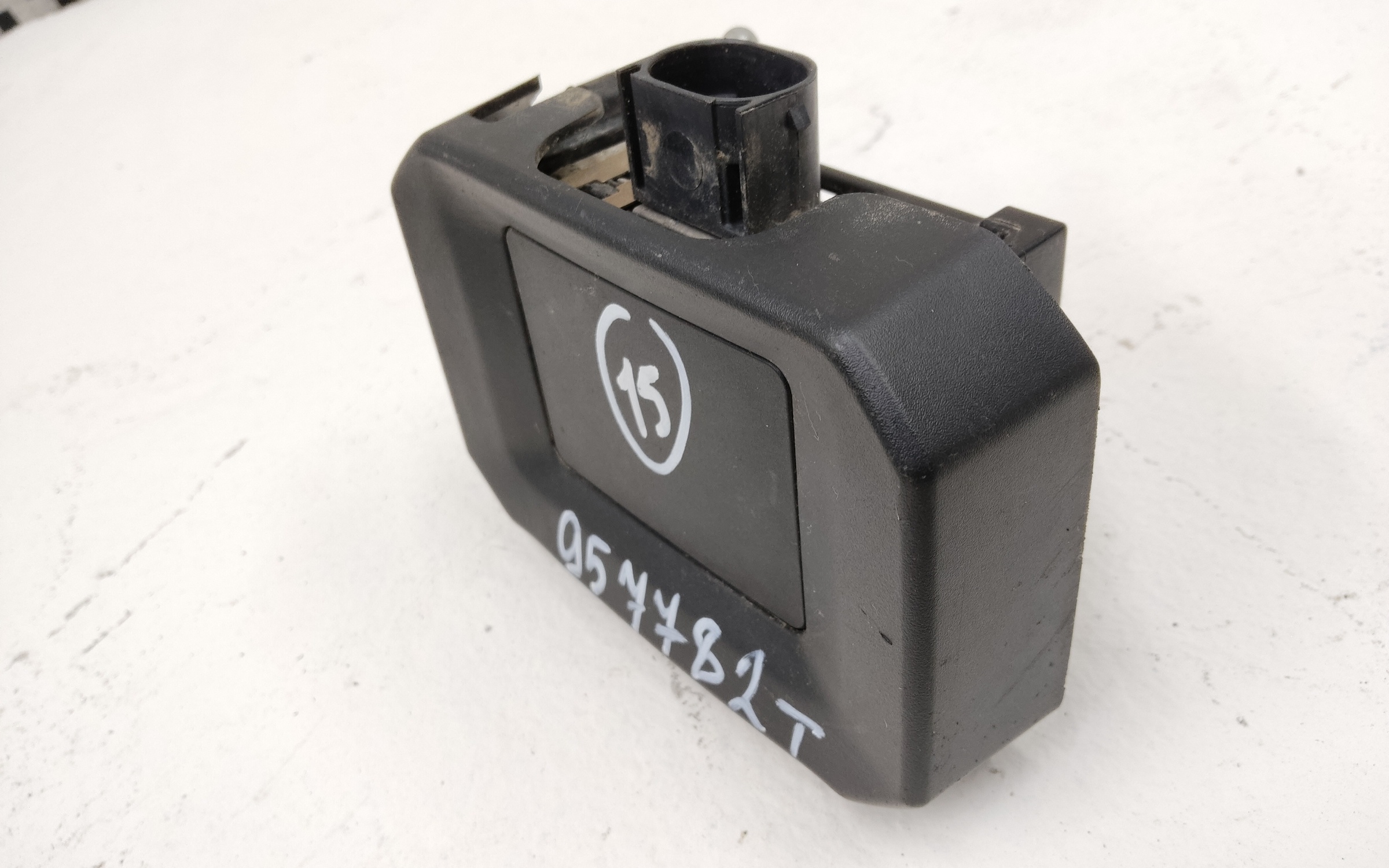 Датчик дистанции " дистроник " Geely Tugella