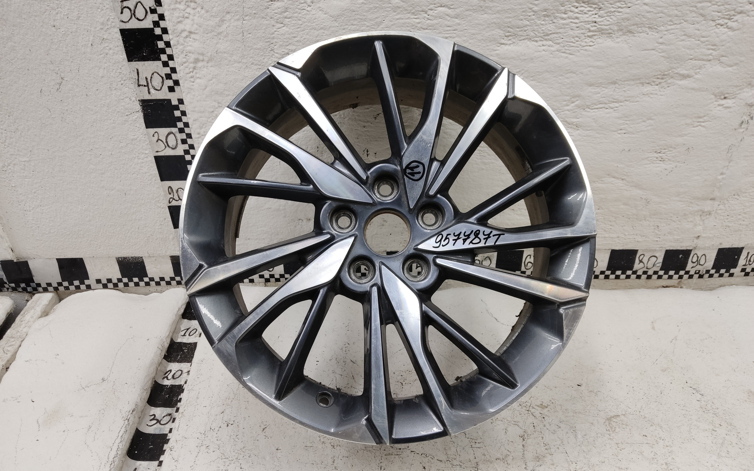Диск колеса литой Geely Coolray R18