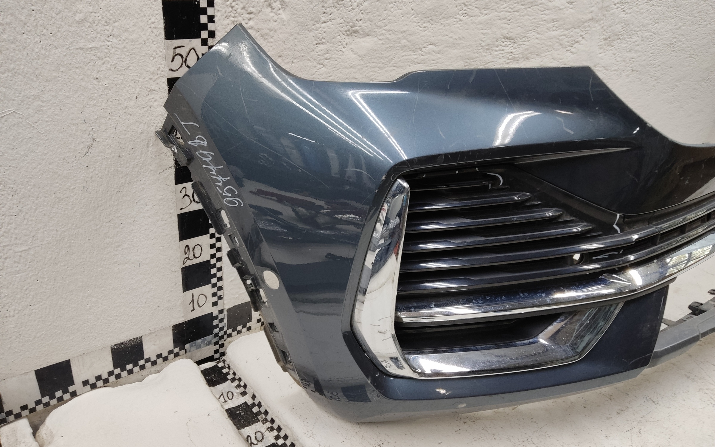 Бампер передний Geely Monjaro