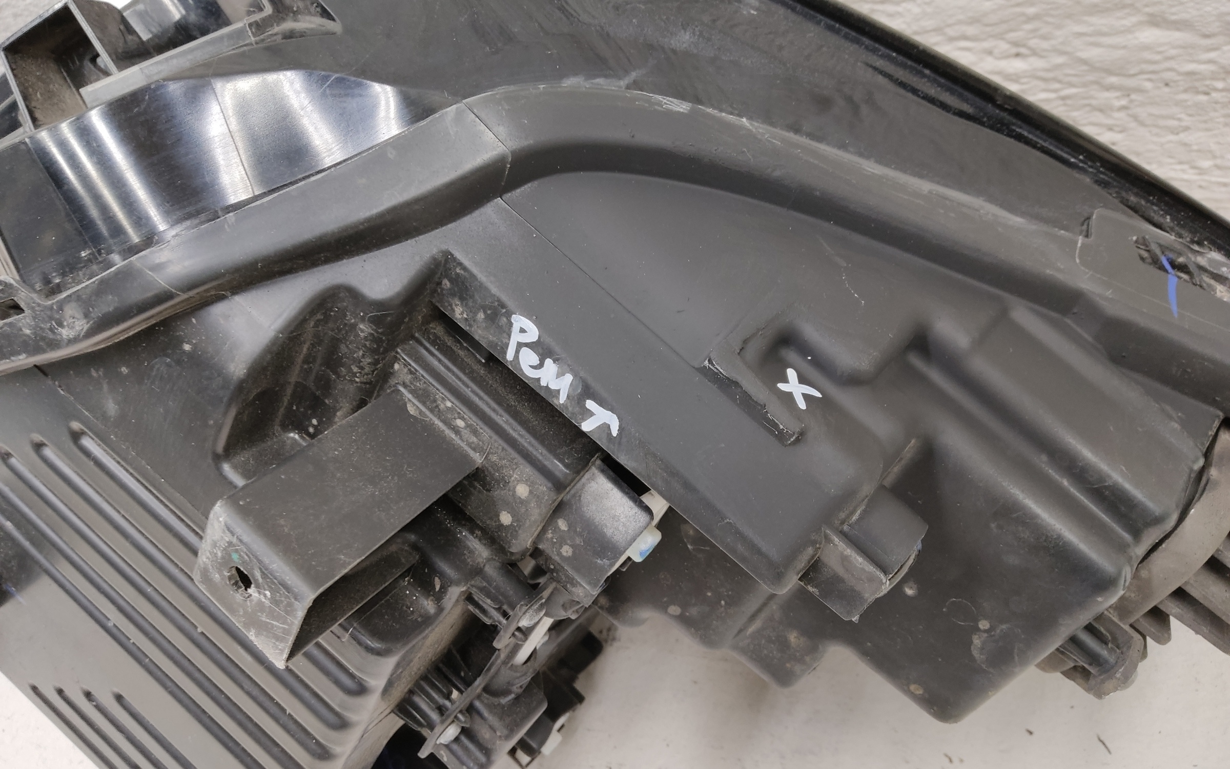 Фара передняя левая Geely Coolray Restail LED