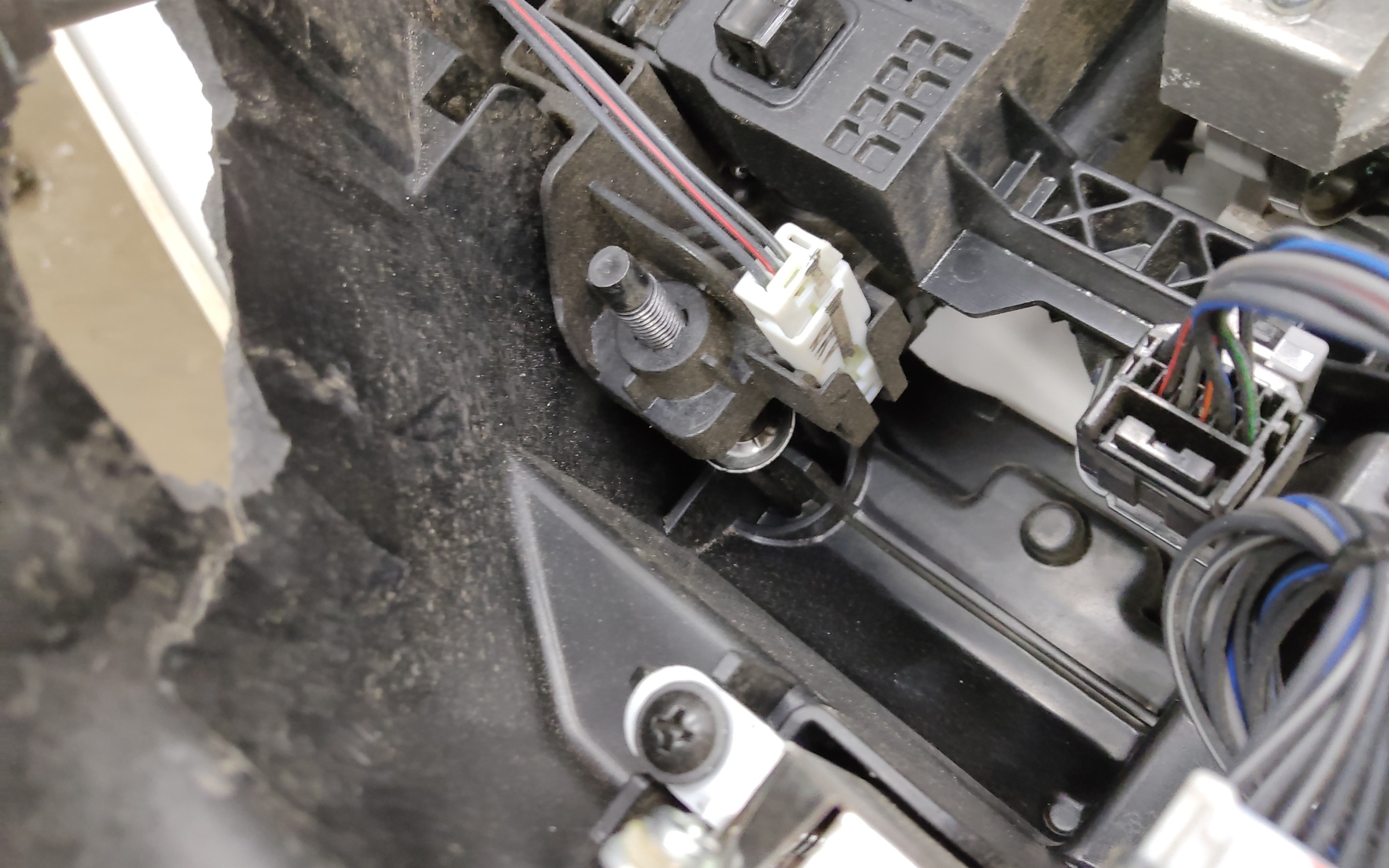 Фара передняя правая Hyundai Santa Fe 4 LED