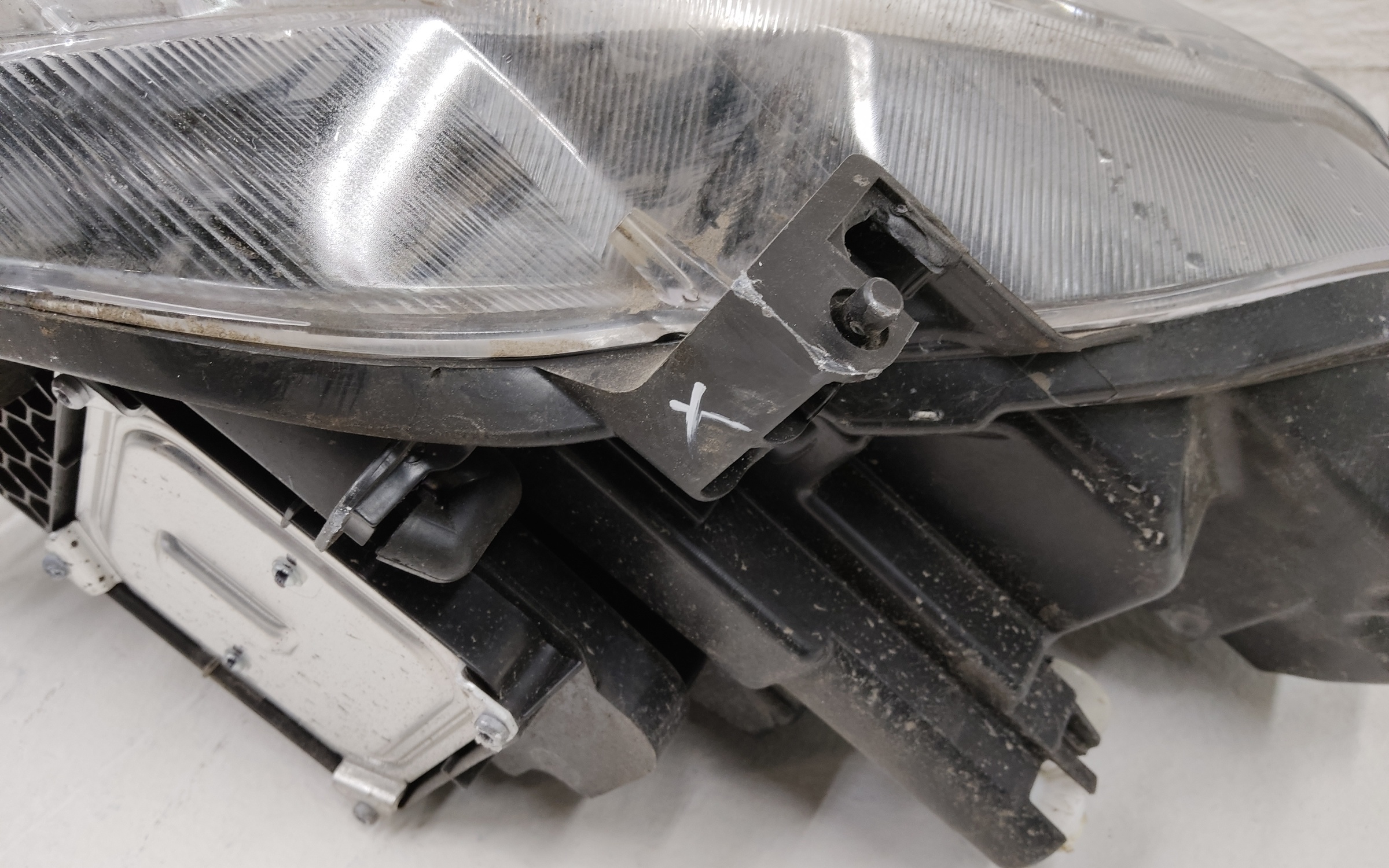 Фара передняя левая Lada Vesta 1 Restail LED