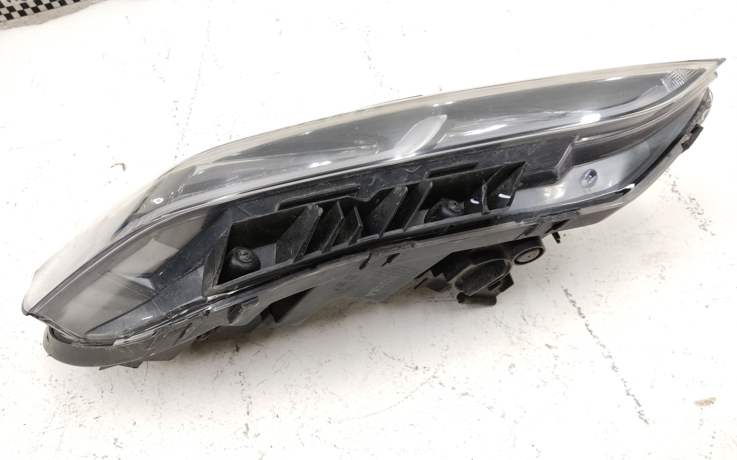 Фара ДХО передняя правая Hyundai Santa Fe 4 LED