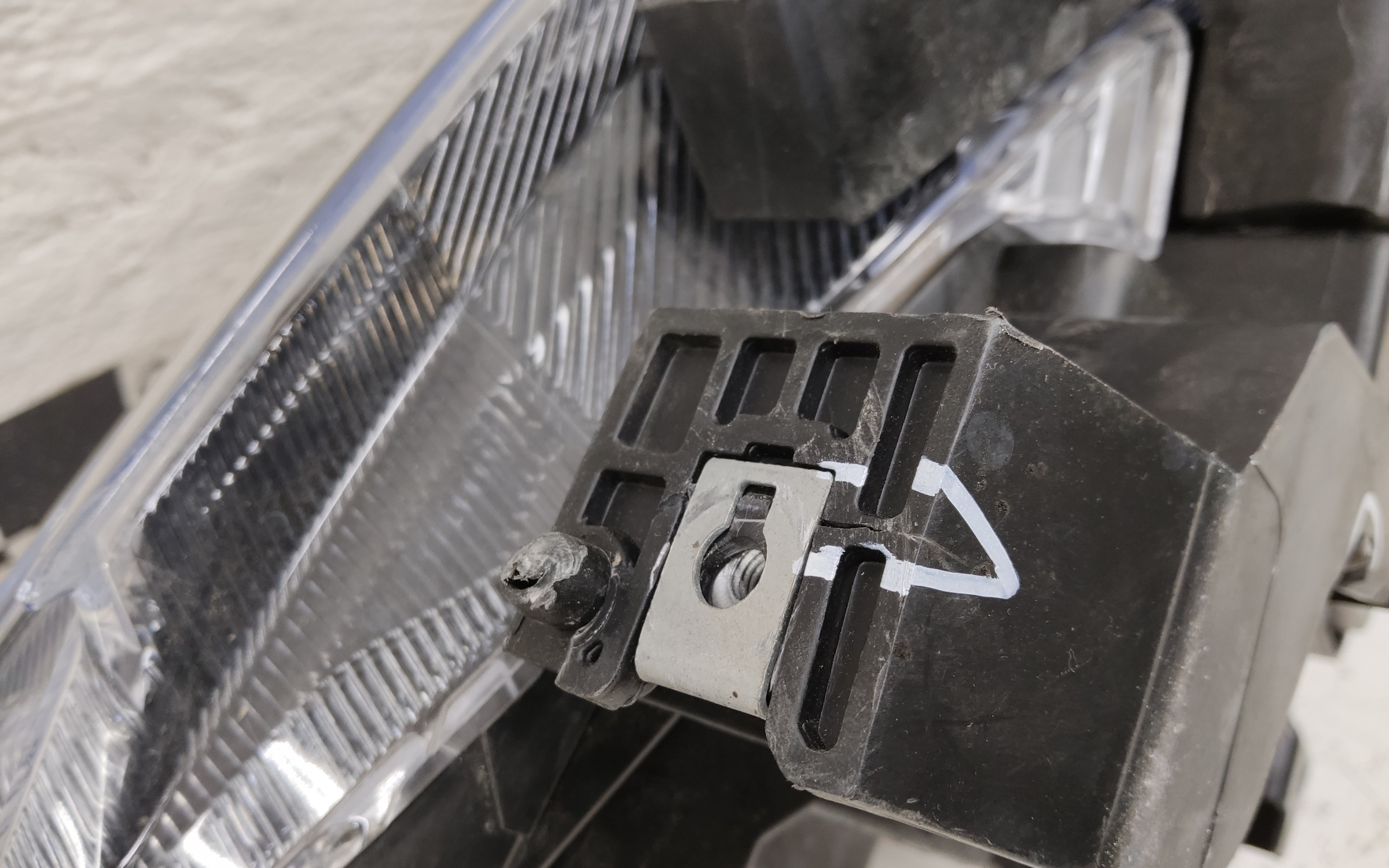Фара передняя правая Haval F7 LED