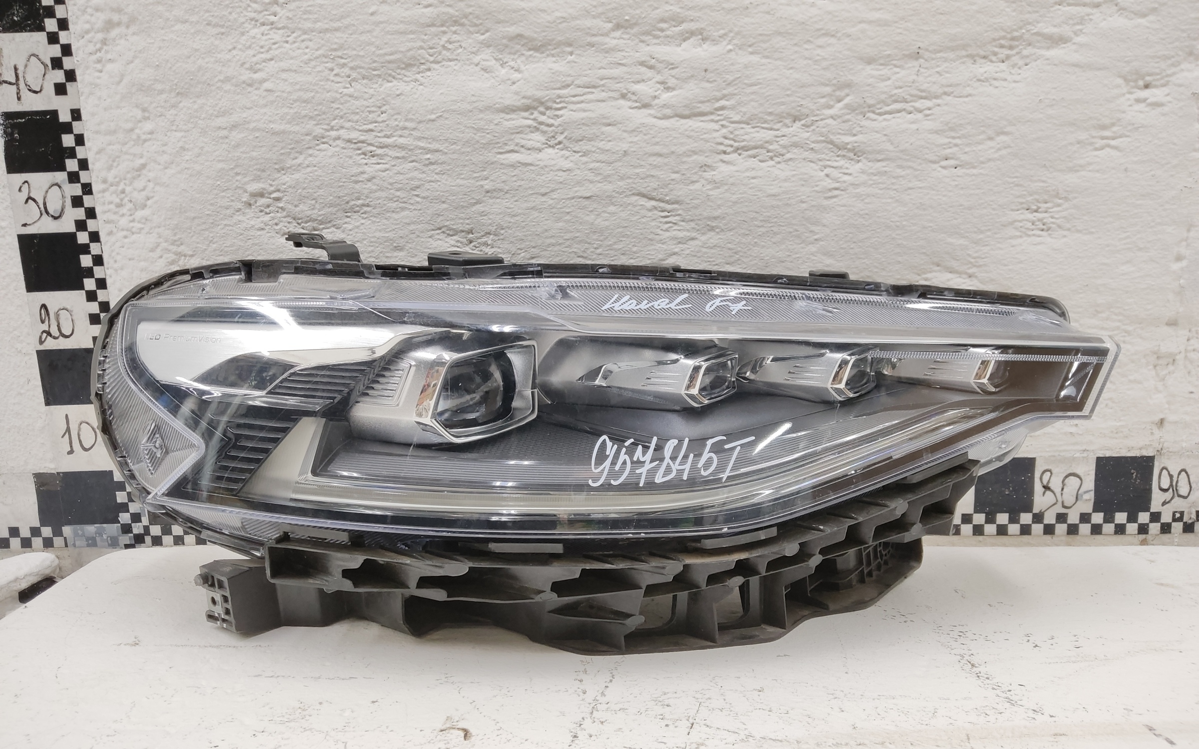 Фара передняя правая Haval F7 LED