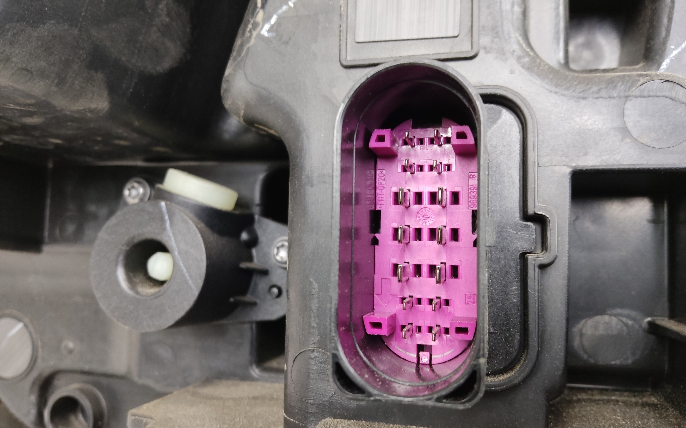 Фара передняя левая Geely Atlas Pro LED