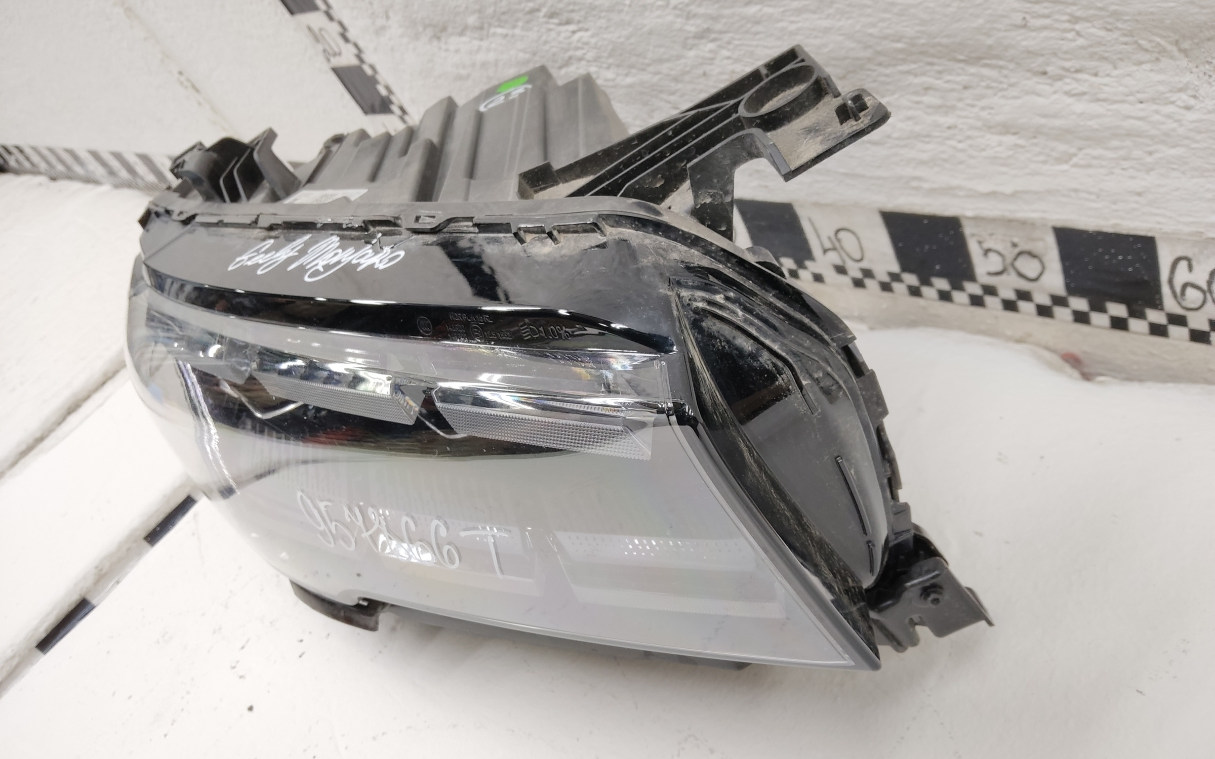 Фара передняя правая Geely Monjaro
