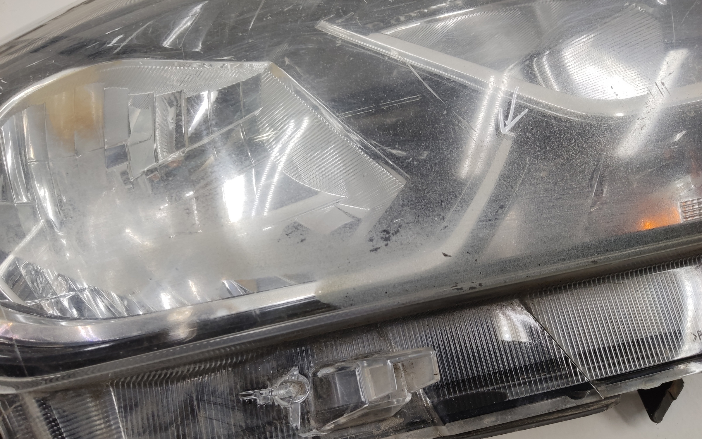 Фара передняя правая Lada XRAY галоген с ДХО