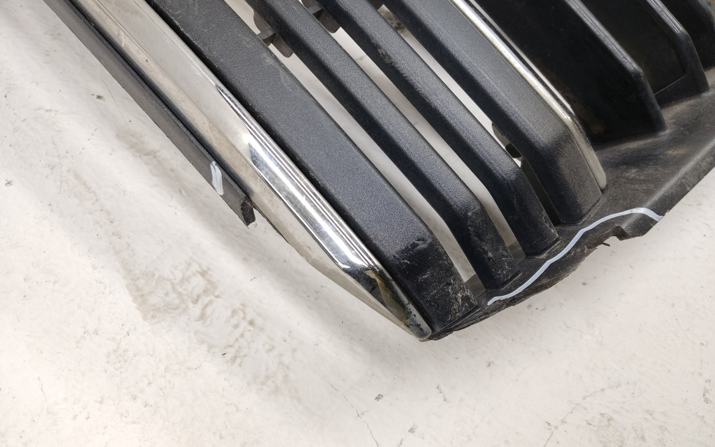 Решетка радиатора Toyota Land Cruiser Prado 150 Restail 2