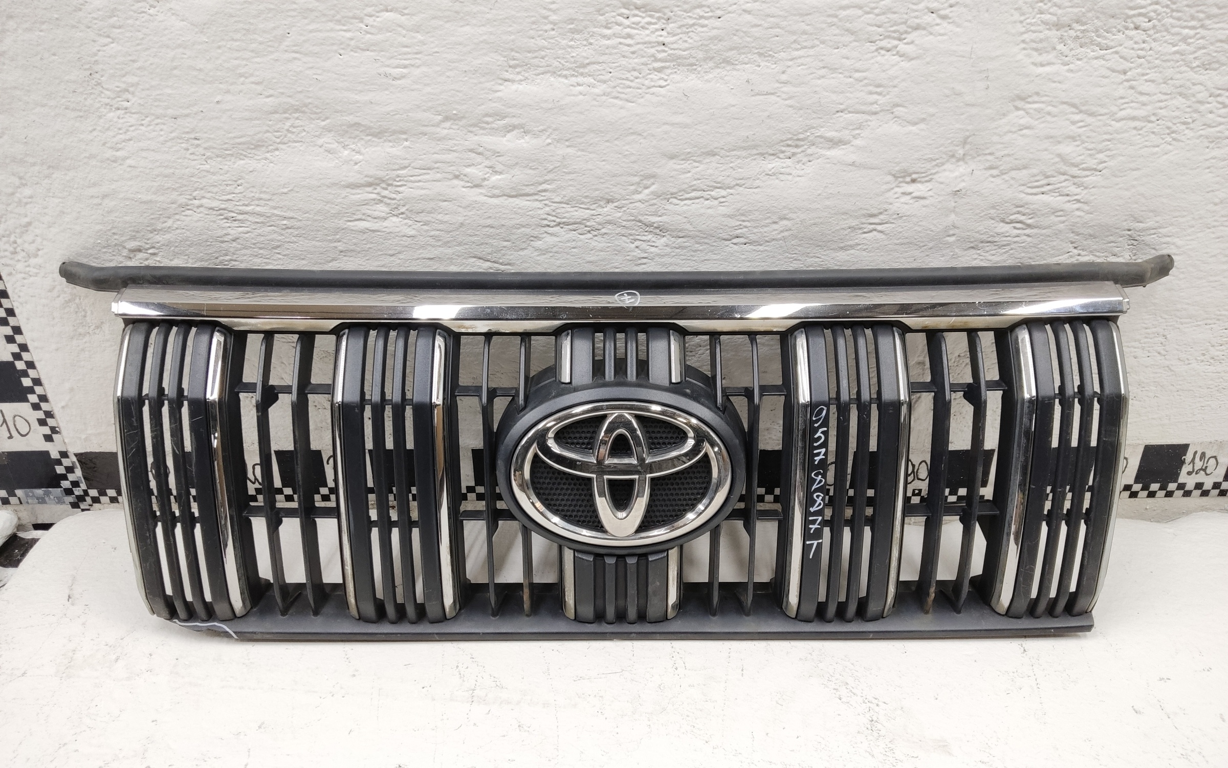 Решетка радиатора Toyota Land Cruiser Prado 150 Restail 2