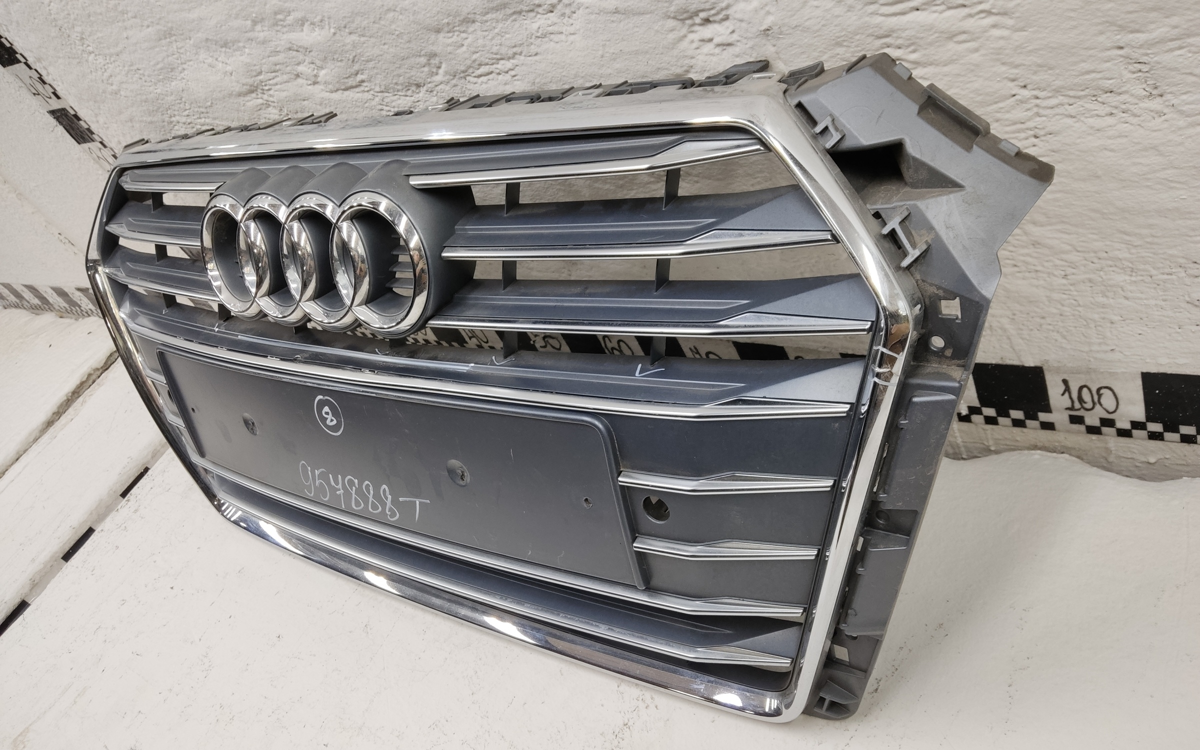 Решетка радиатора Audi A4 B9