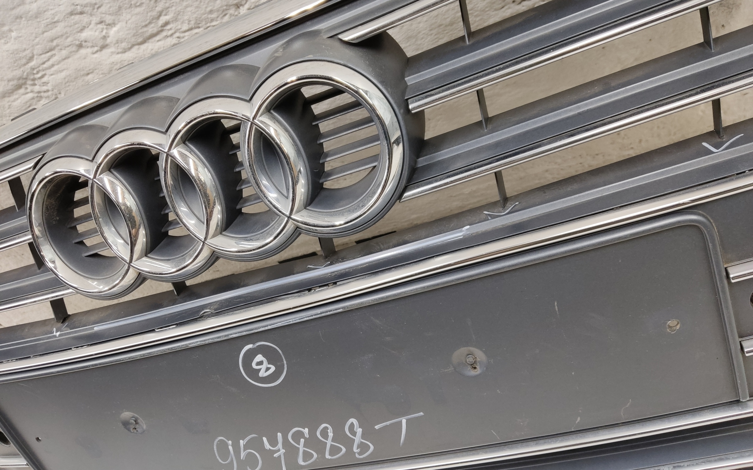 Решетка радиатора Audi A4 B9