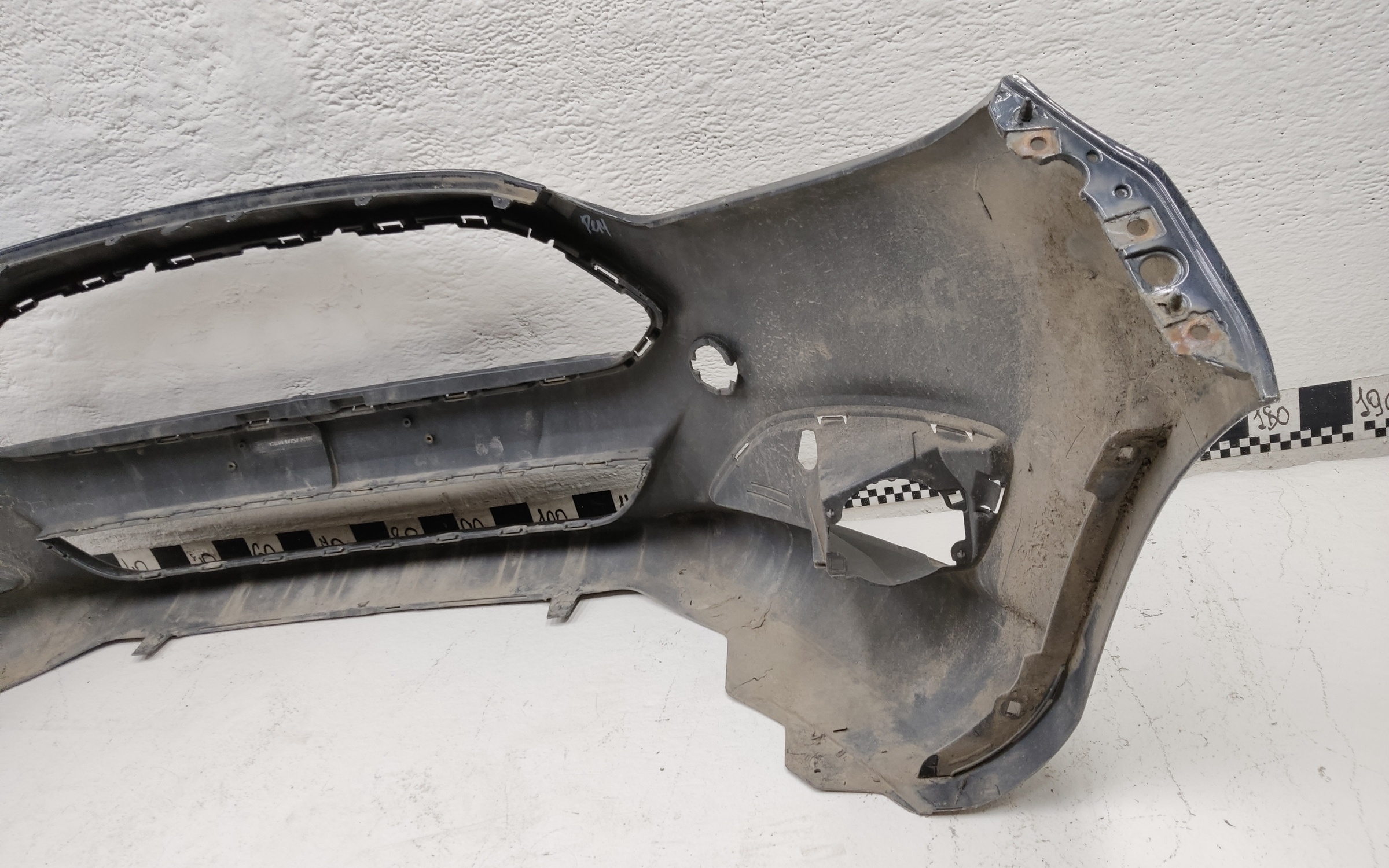 Бампер передний Ford Fiesta 6 Restail