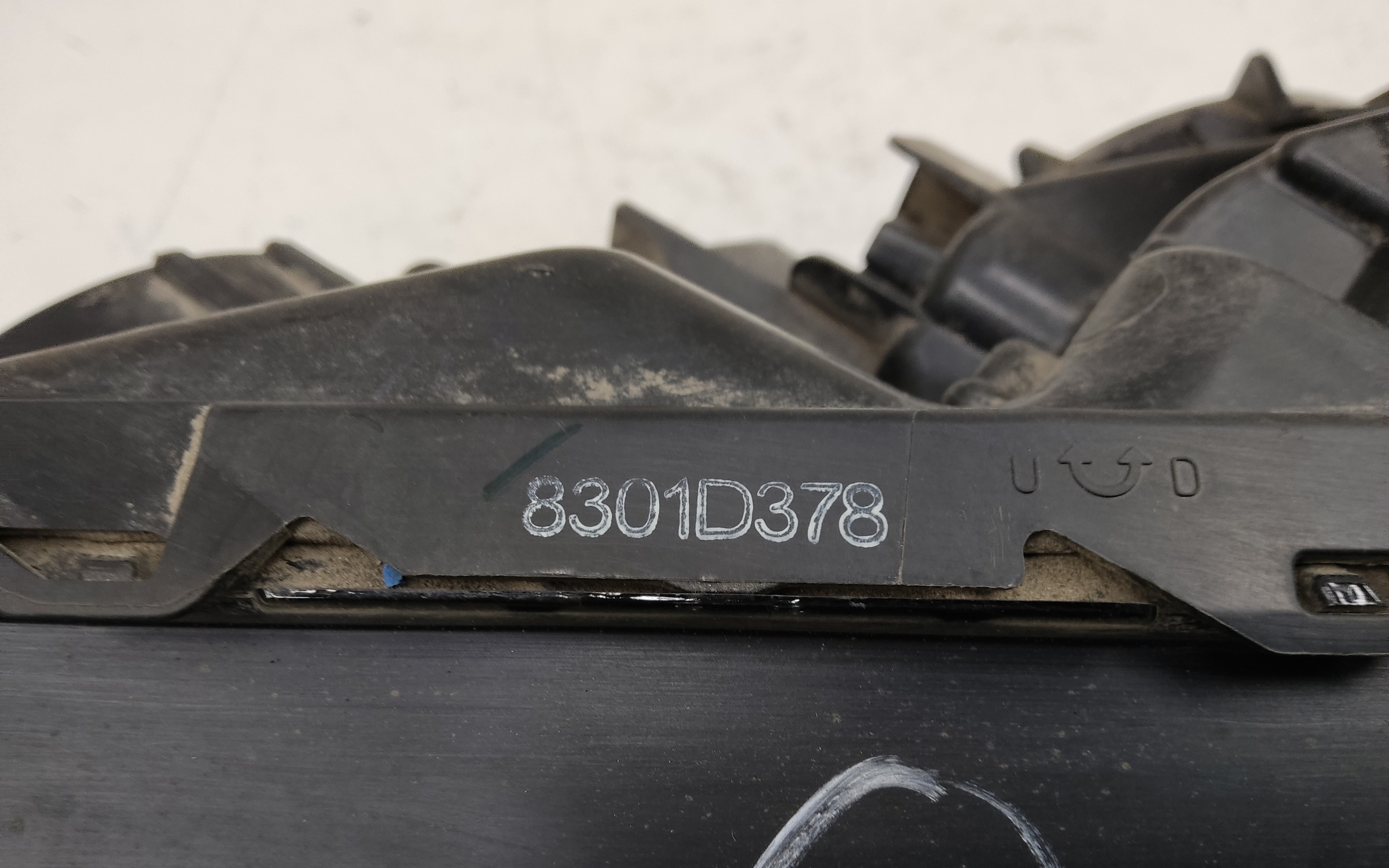Фара передняя правая Mitsubishi L200 5 Restail галоген
