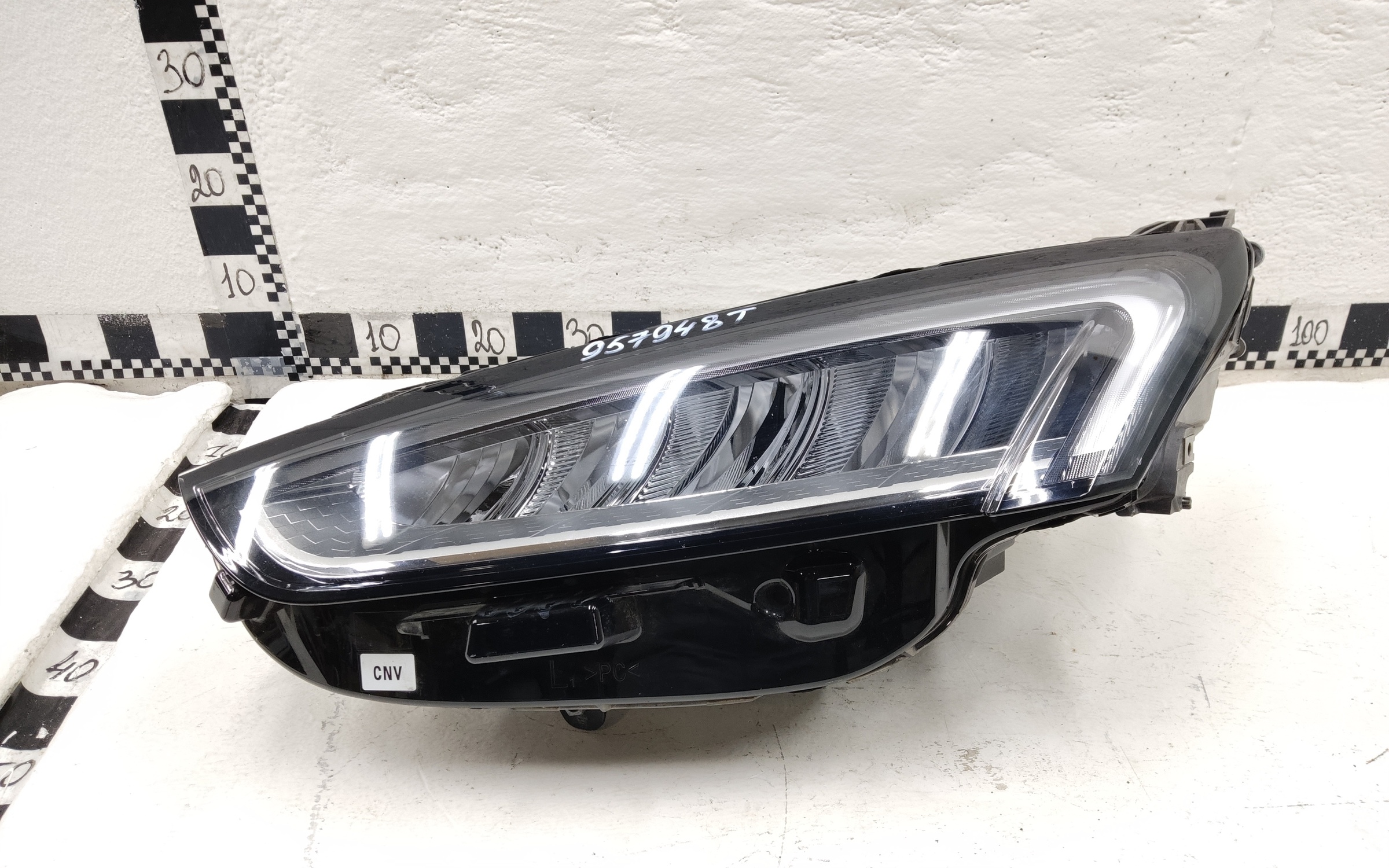 Фара передняя левая Aito M5 LED