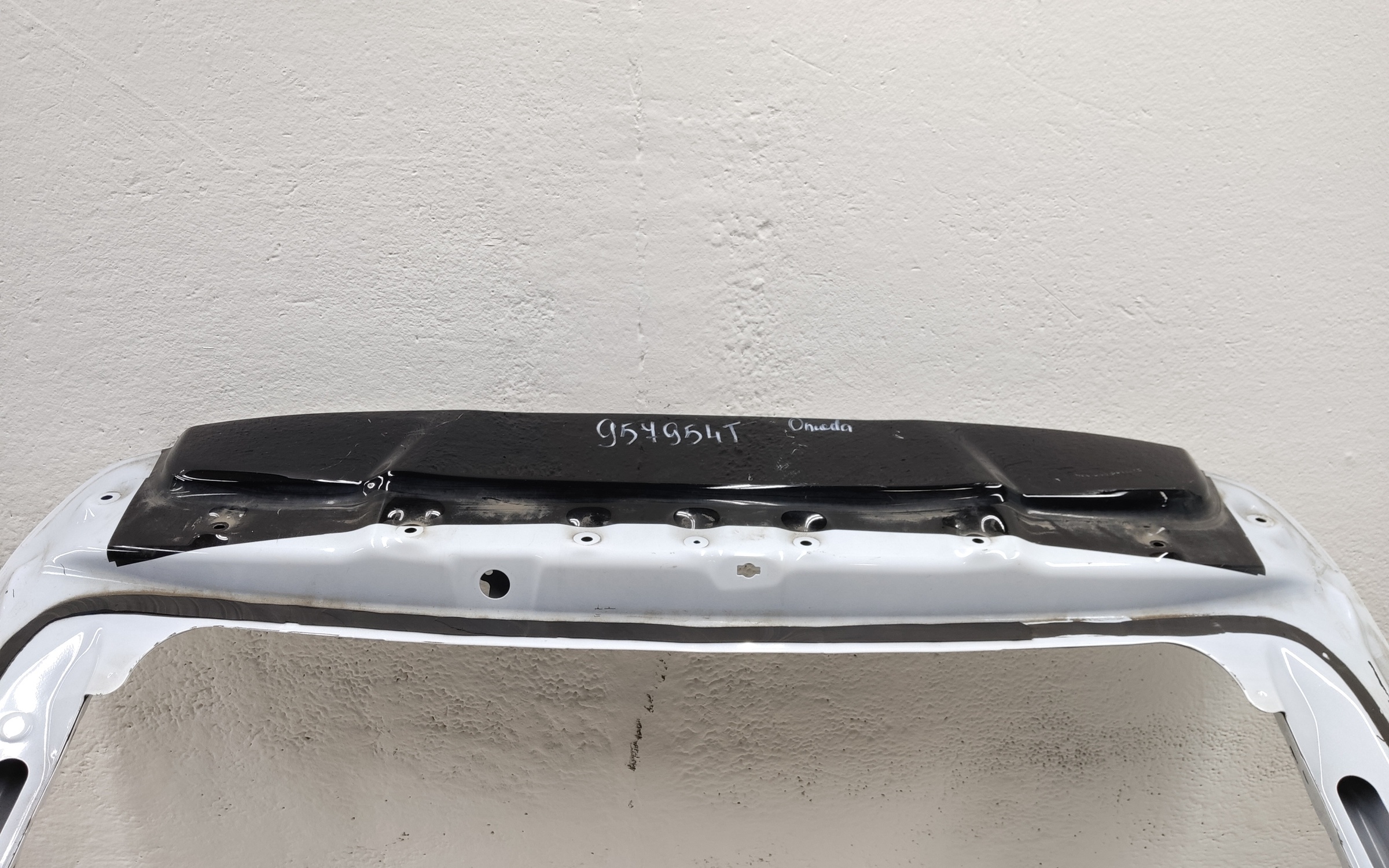 Крышка багажника Omoda C5