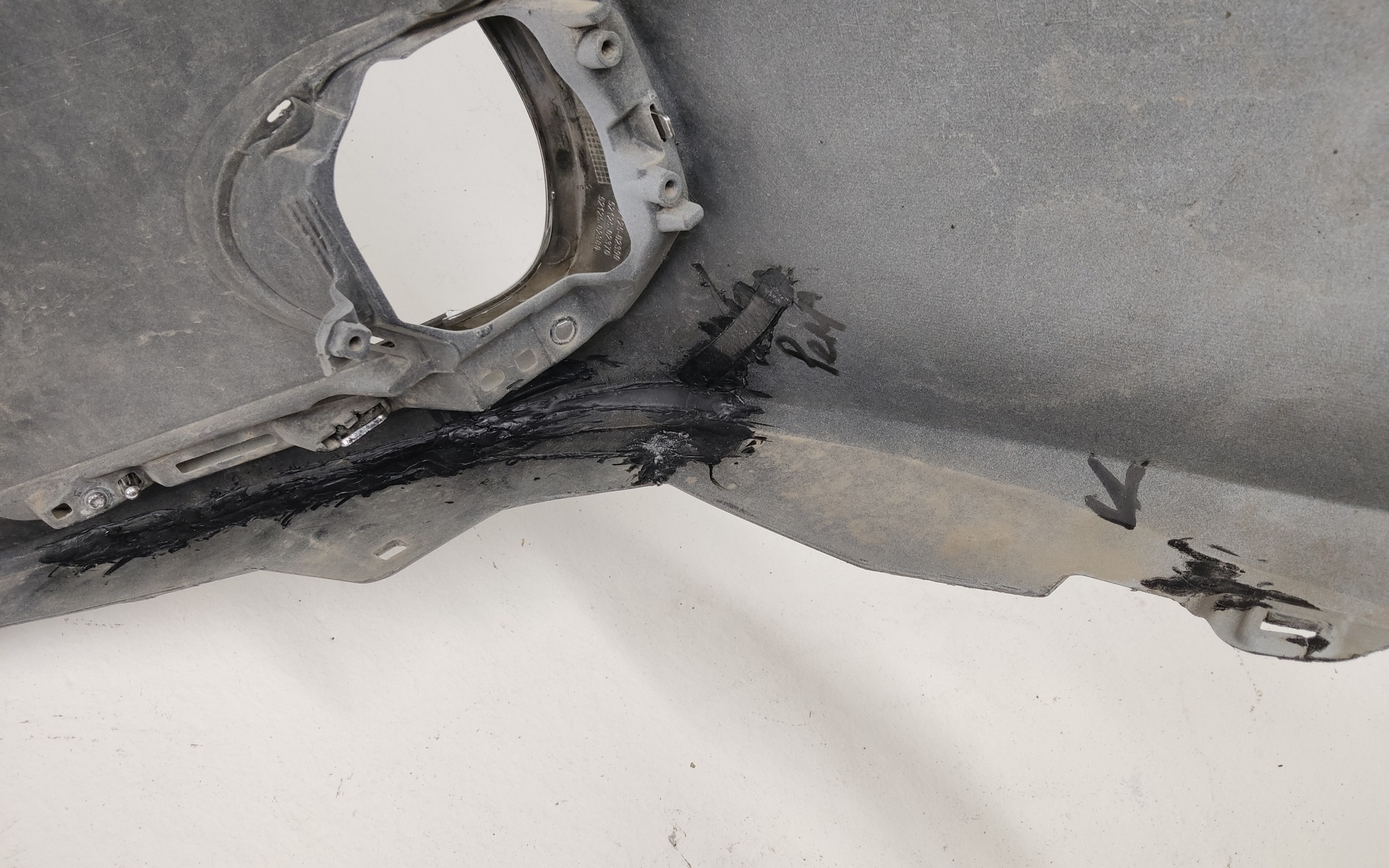 Бампер передний Toyota Corolla Е210