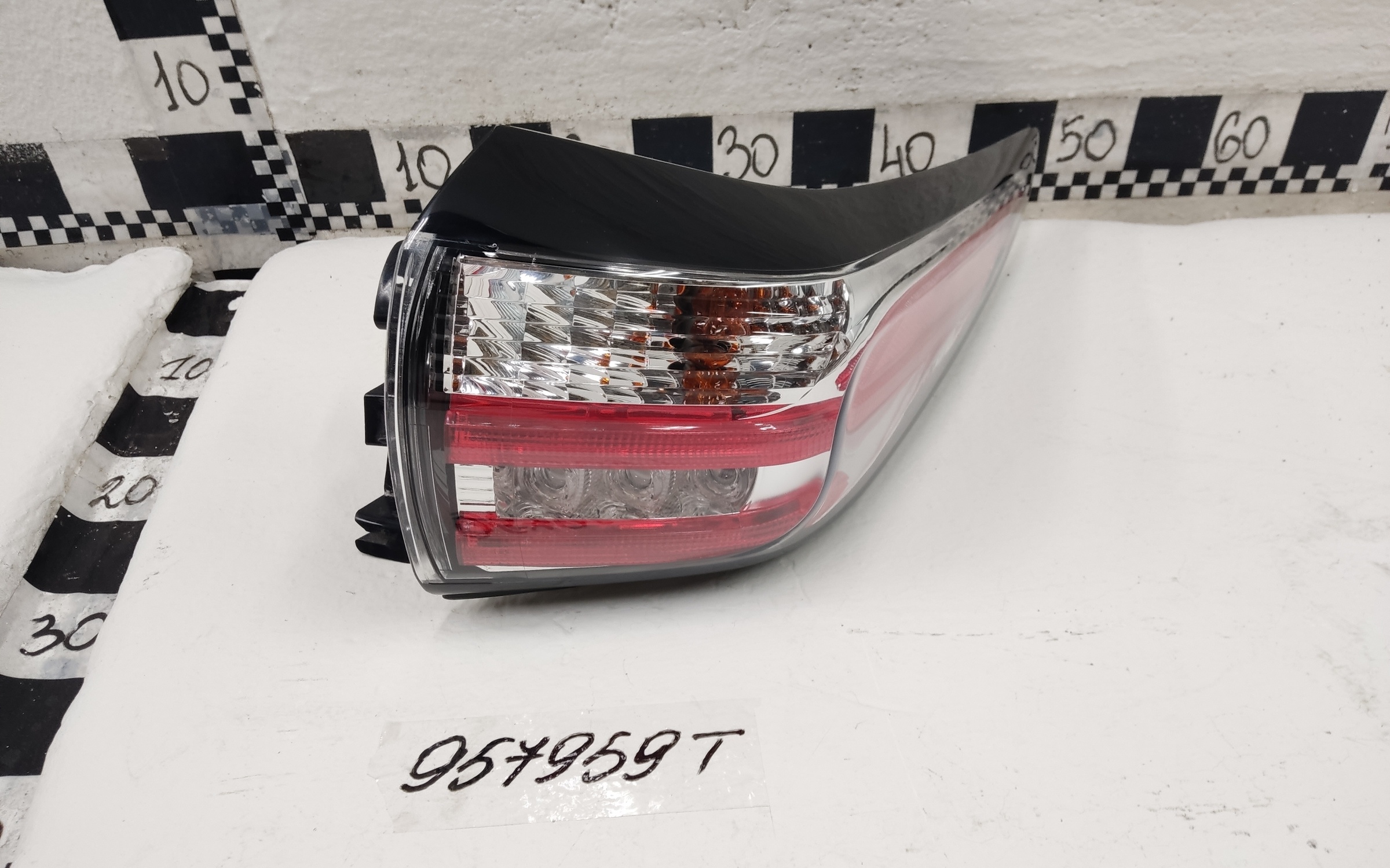 Фонарь задний правый наружный Nissan Murano Z52 LED