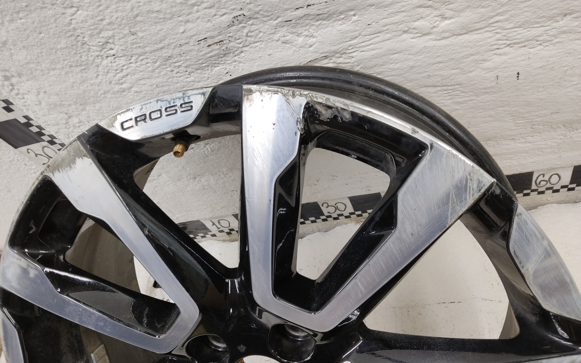 Диск колеса литой Lada Vesta Cross R17