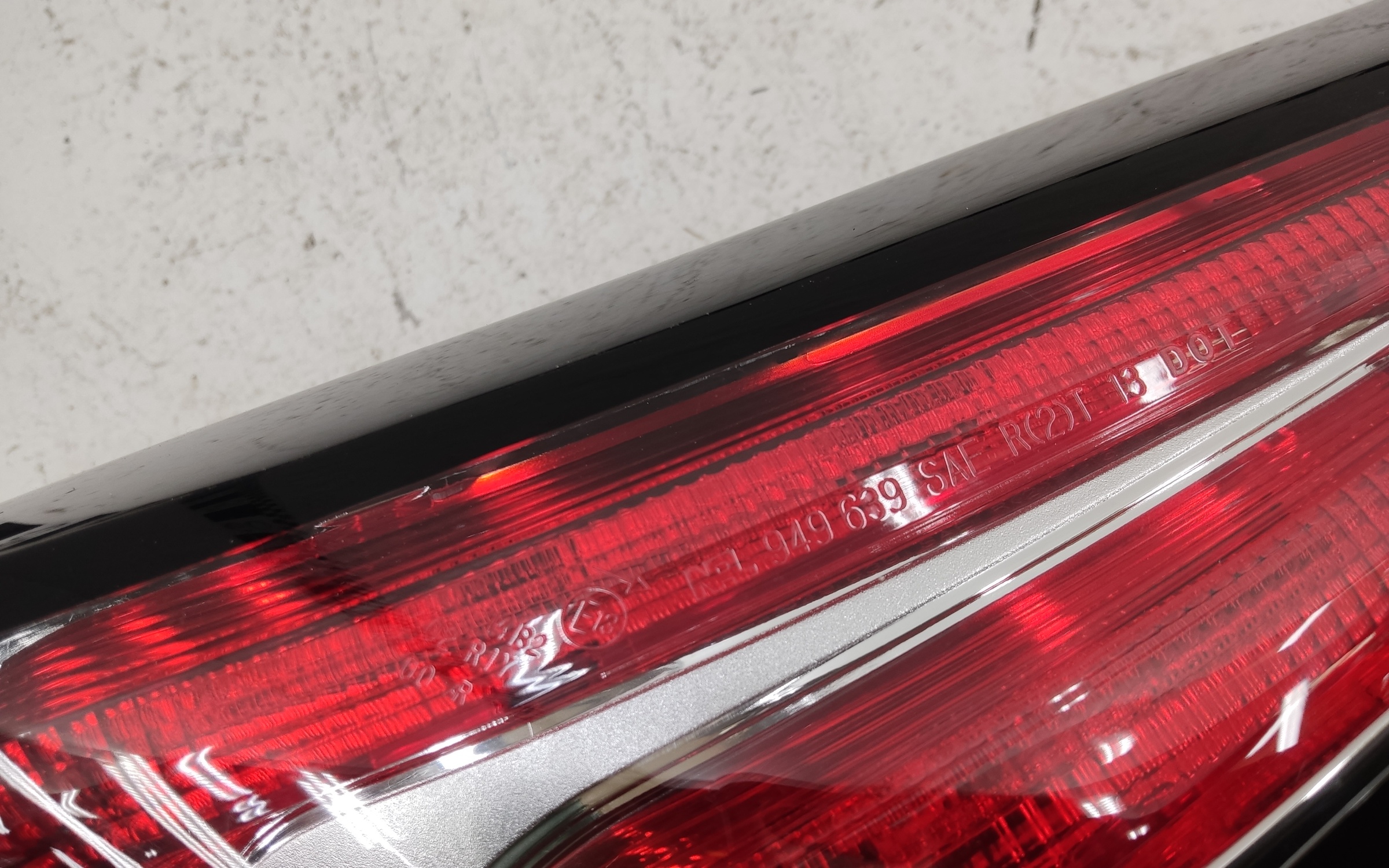 Фонарь задний правый внутренней Nissan Murano Z52 LED