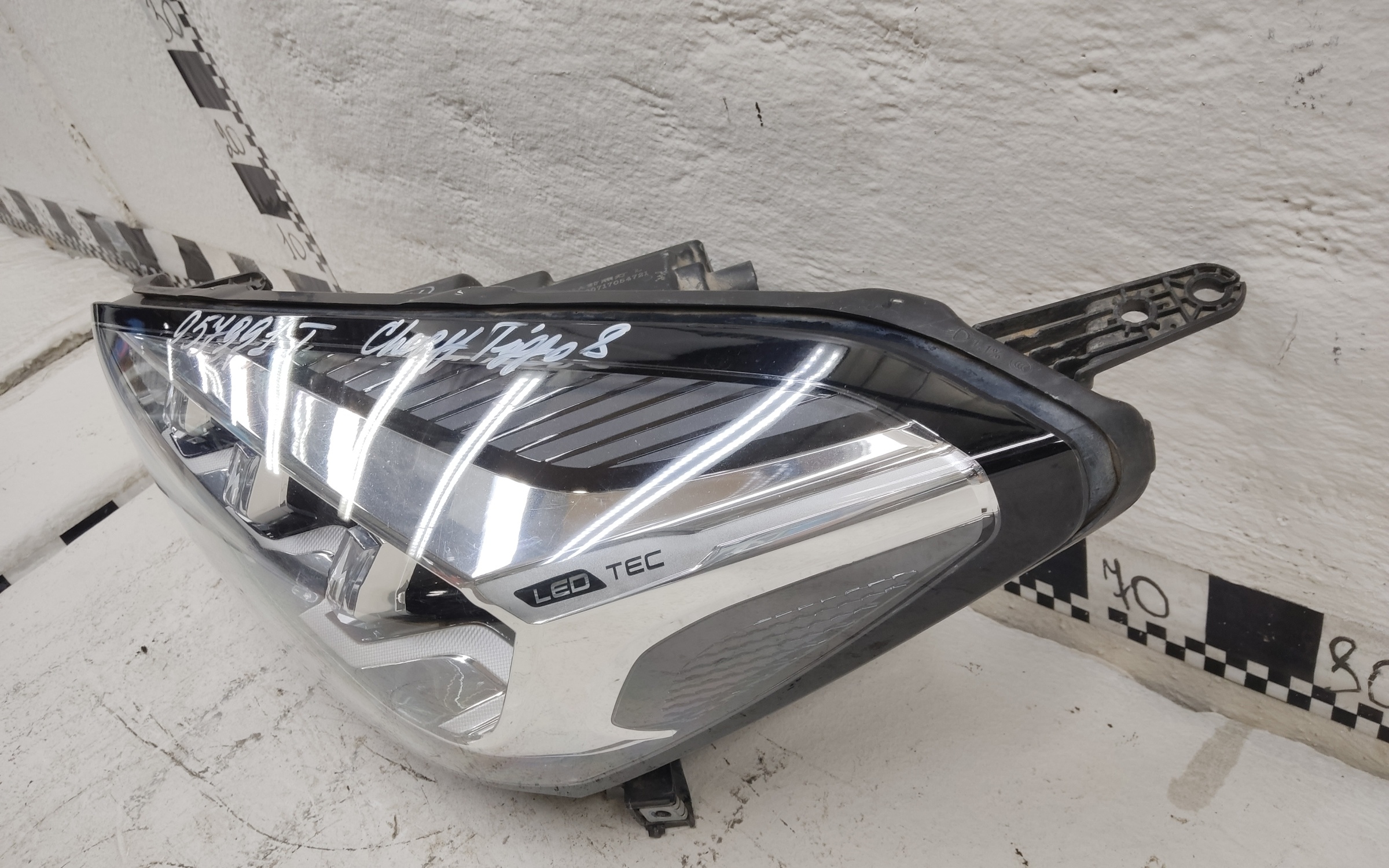 Фара передняя левая Chery Tiggo 8 LED