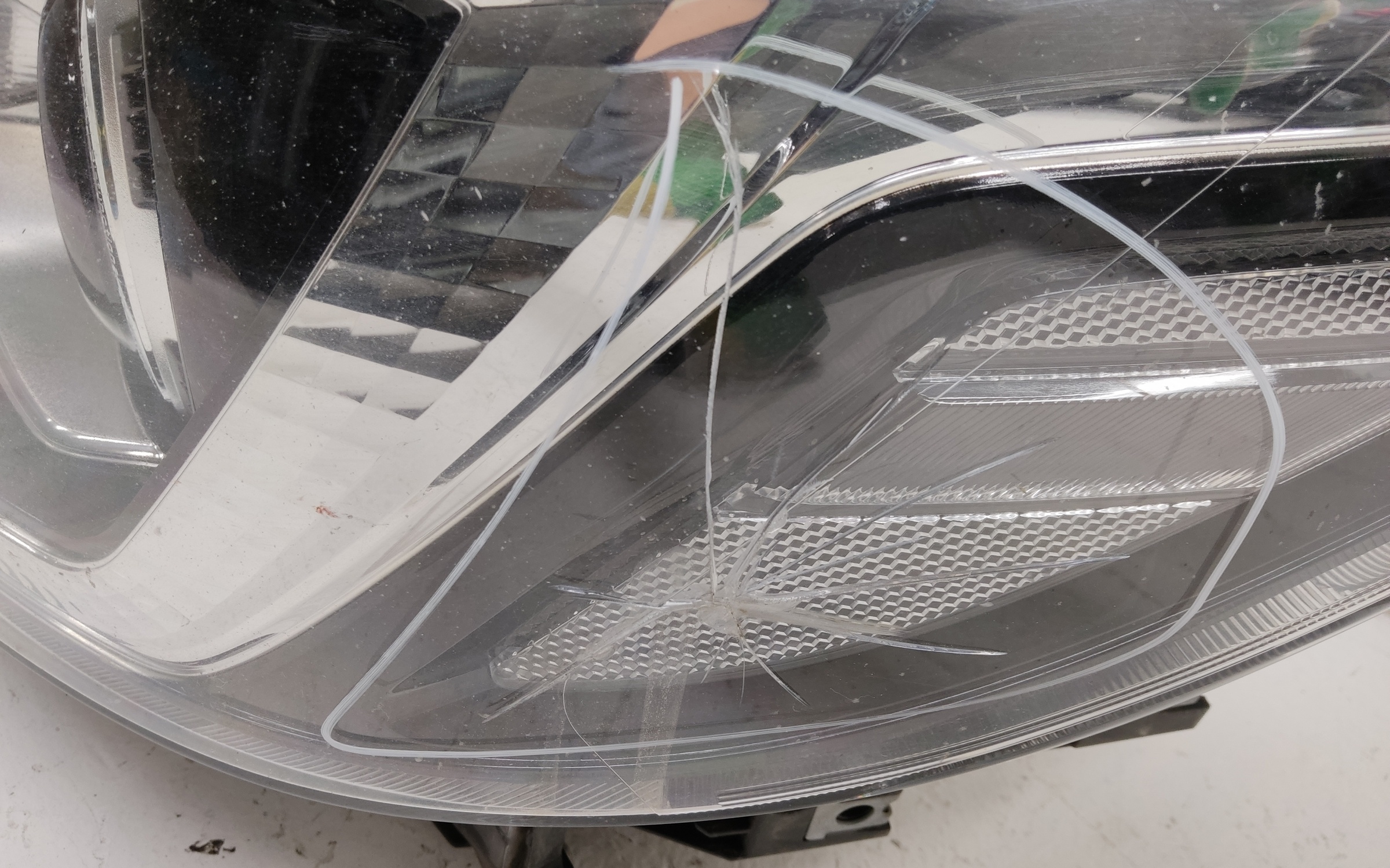 Фара передняя левая Subaru Forester 5 SK LED с габаритной лампой