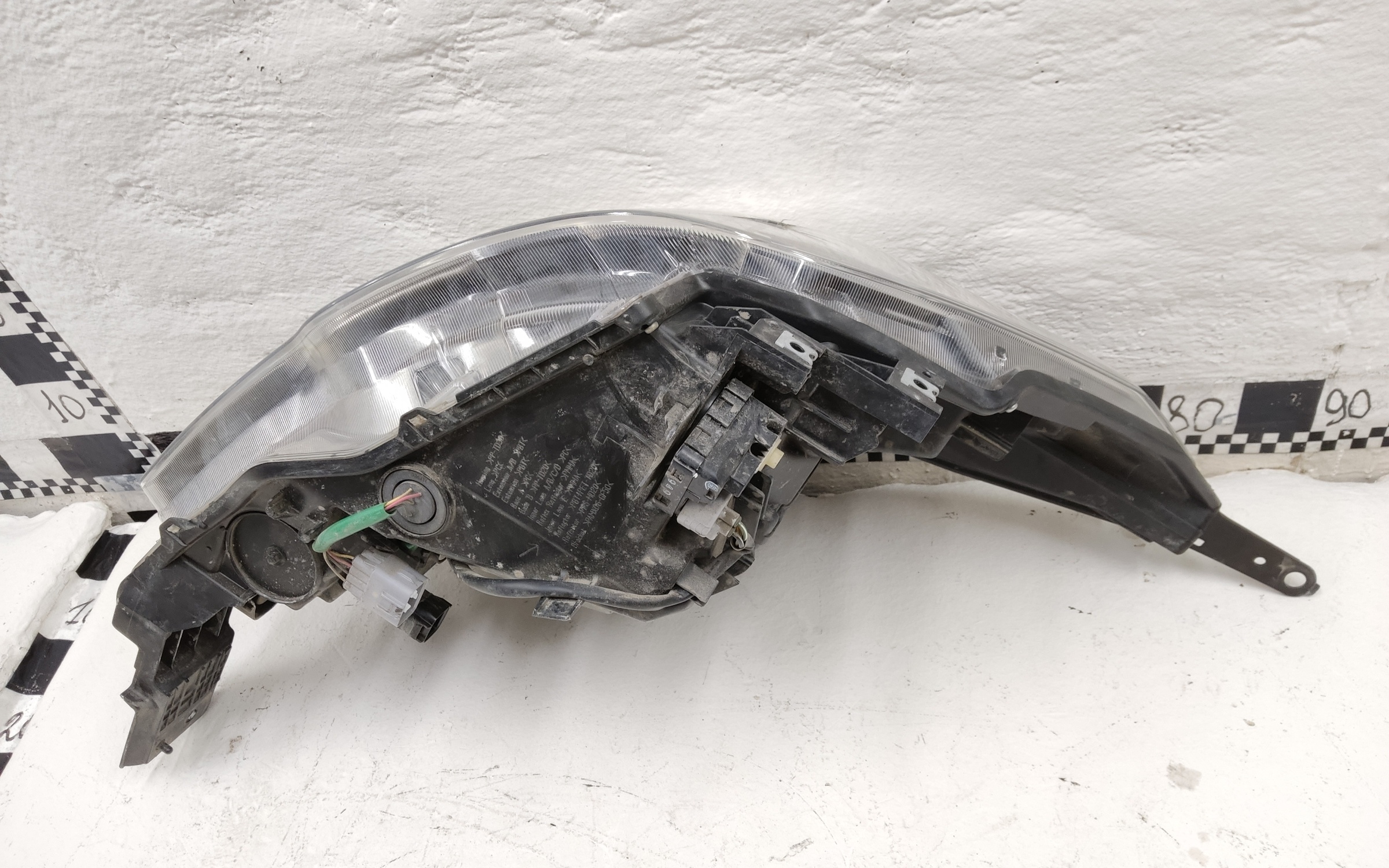 Фара передняя левая Subaru Forester 5 SK LED с габаритной лампой