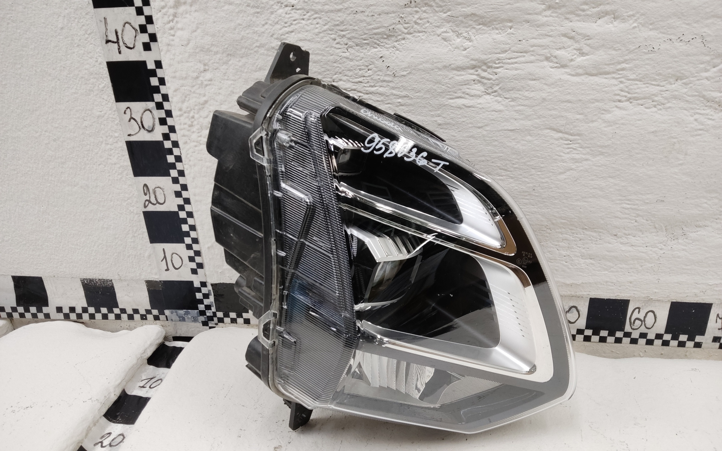 Фара передняя правая Omoda C5 LED