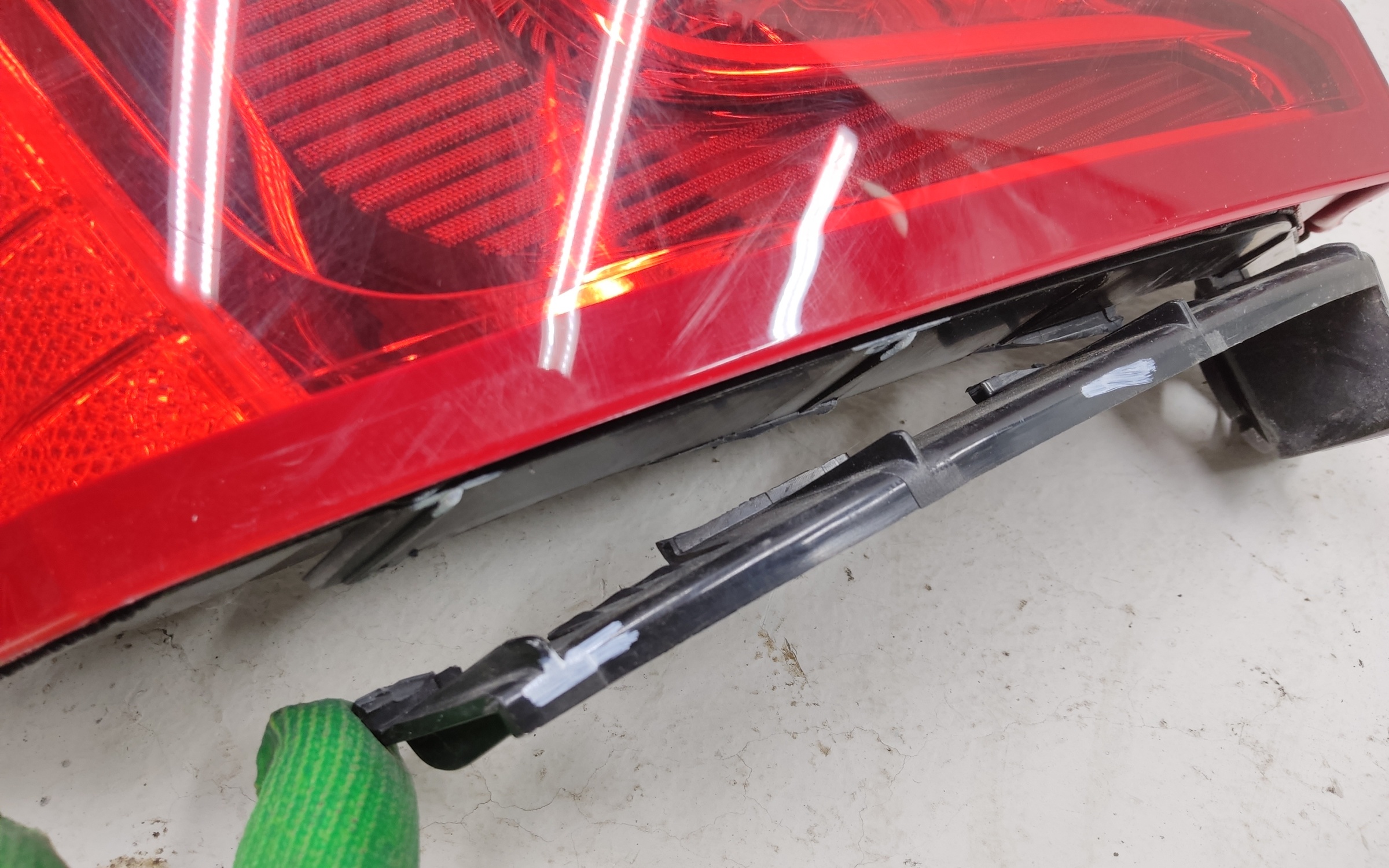 Фонарь задний левый наружный Volvo XC90 2 LED