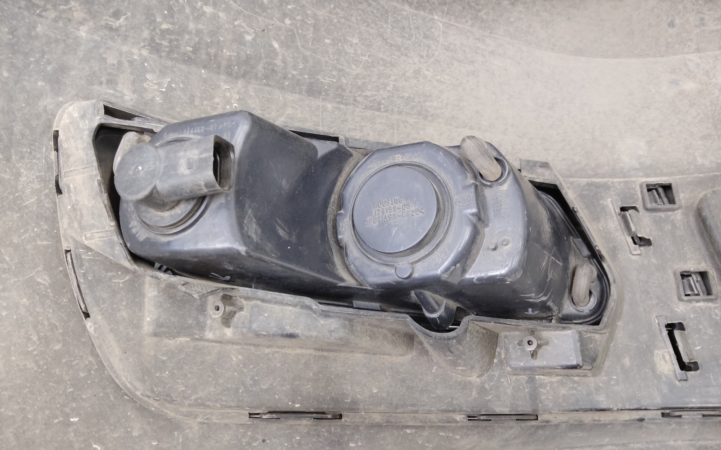 Бампер передний Volkswagen Polo 5 Sedan Restail