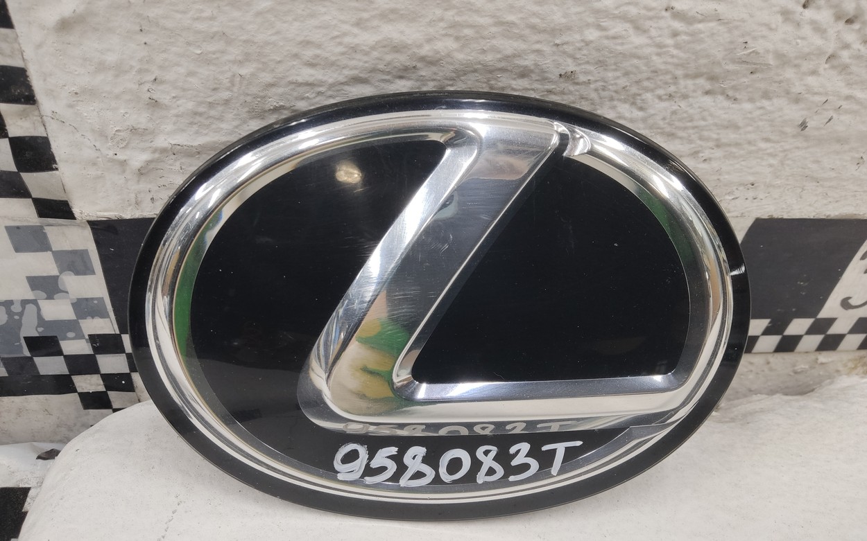 Эмблема Lexus NX