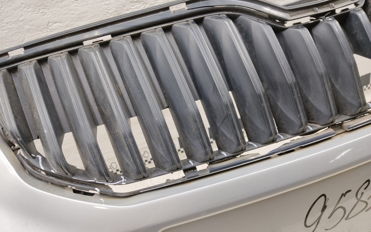 Бампер передний Skoda Octavia A7
