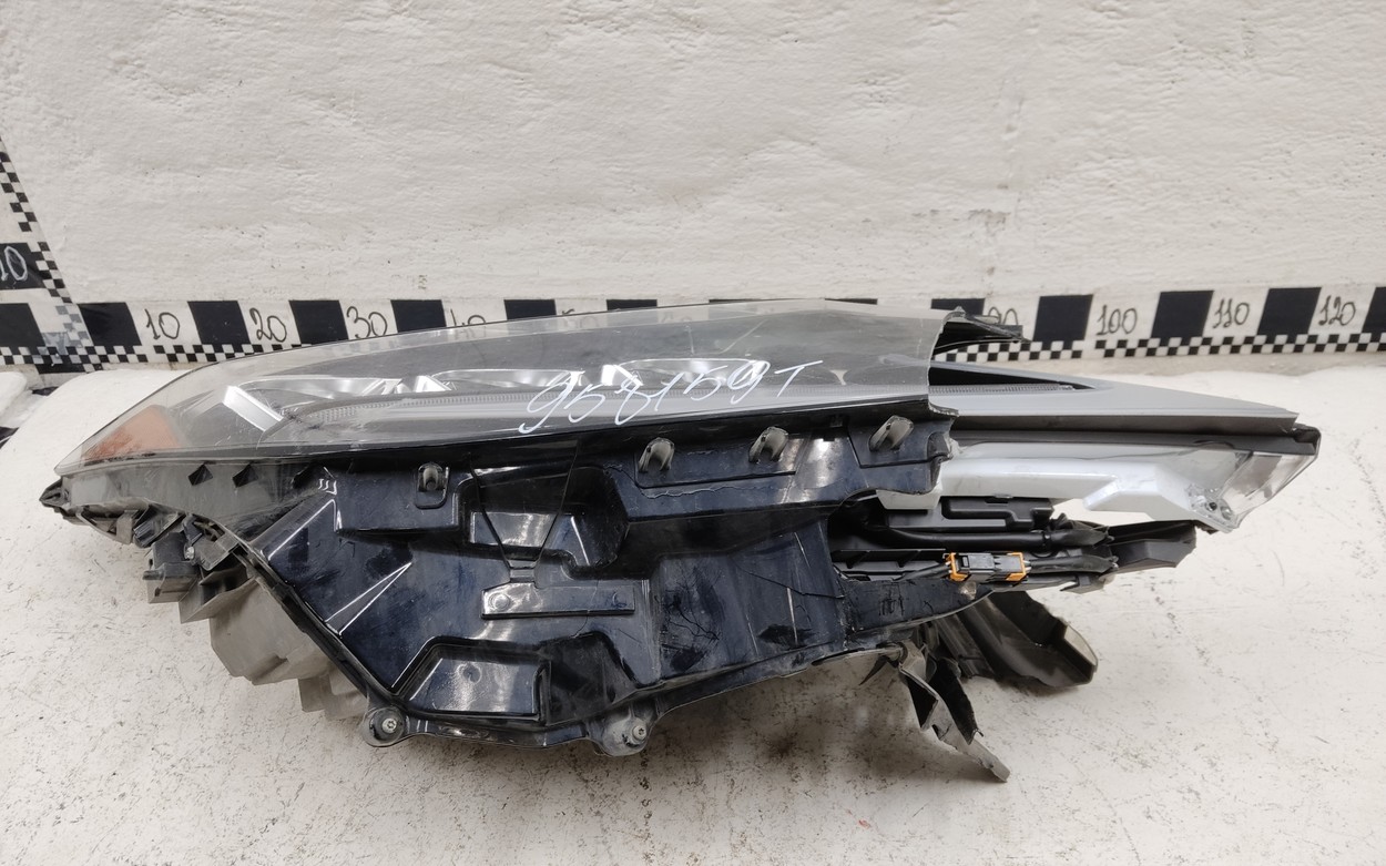 Фара передняя правая Lexus RX 4 Restail LED линза