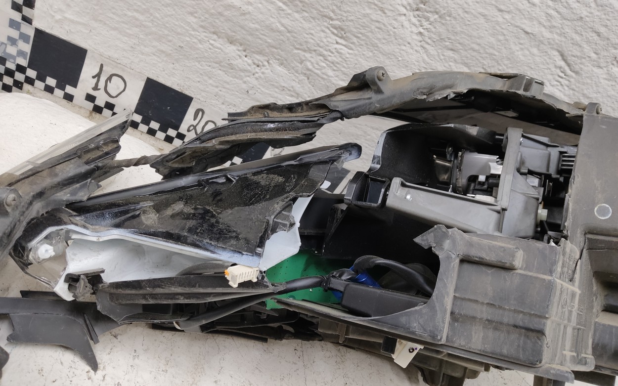 Фара передняя правая Lexus RX 4 Restail LED линза