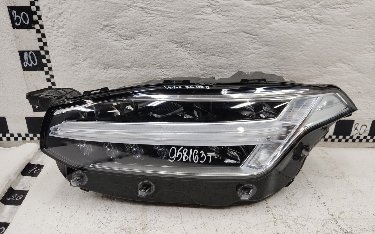 Фара передняя левая Volvo XC90 2 LED ДХО