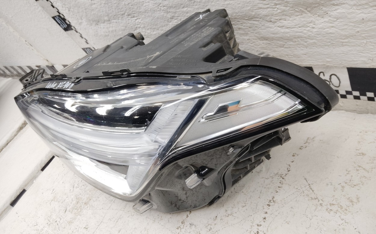Фара передняя левая Volvo XC90 2 LED ДХО