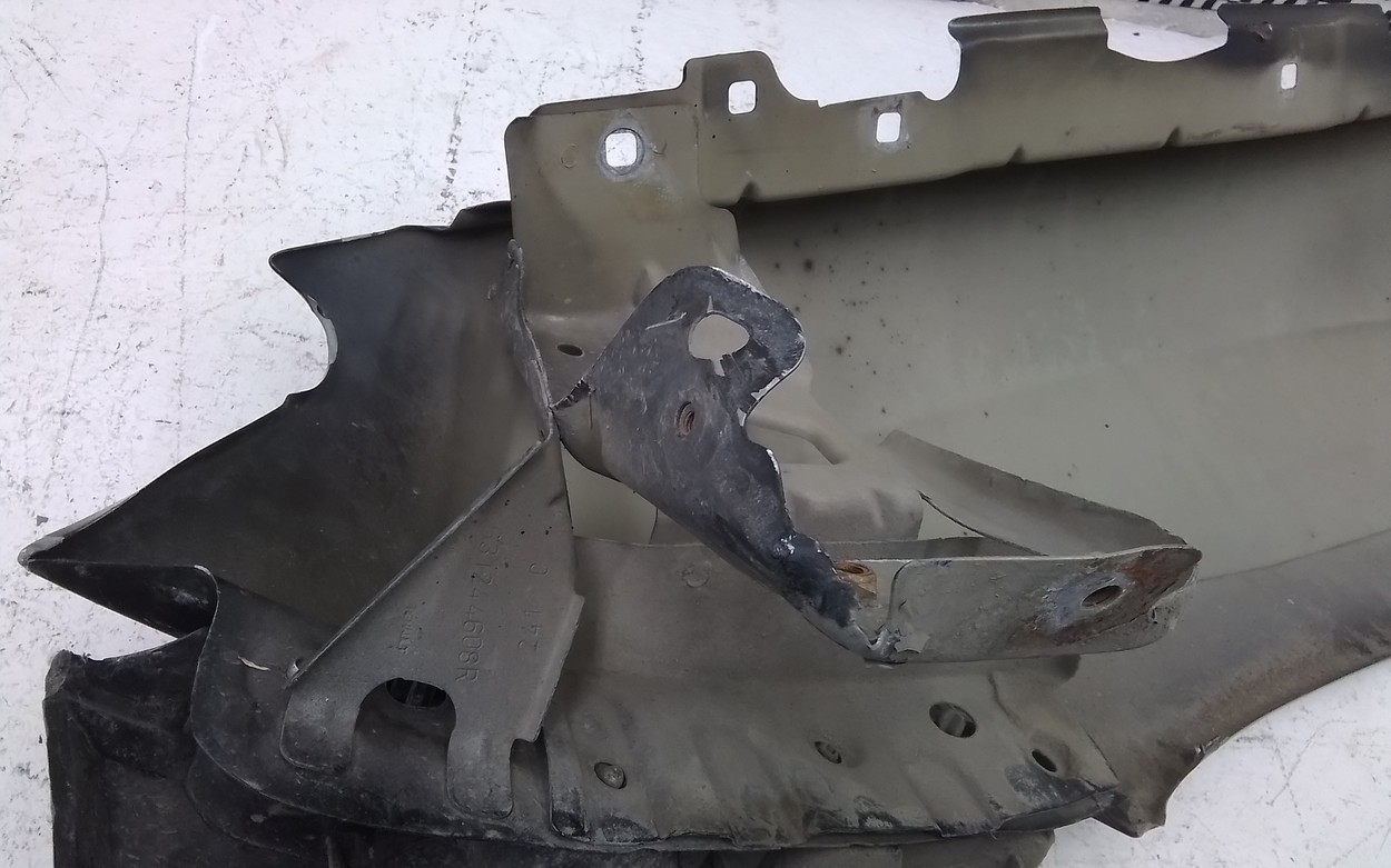 Крыло переднее правое Renault Duster 1