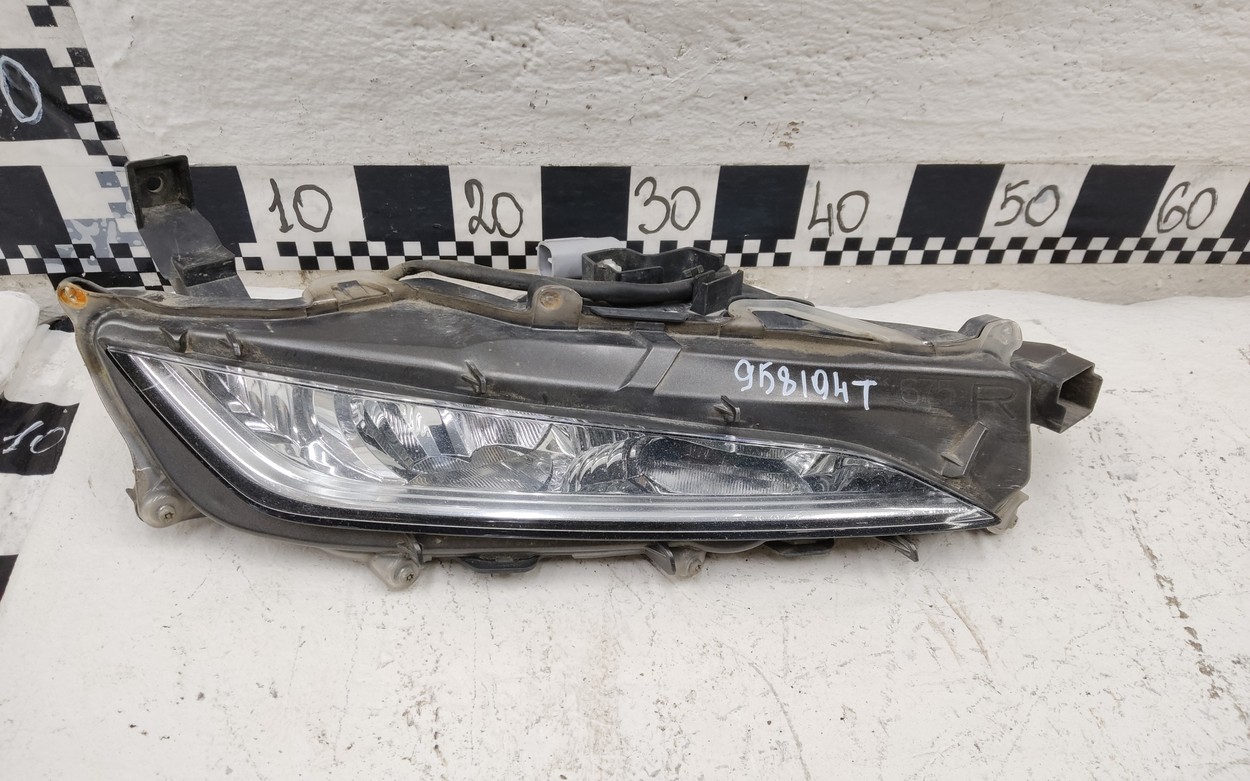 Фара ПТФ передняя правая Lexus RX 4 Restail LED