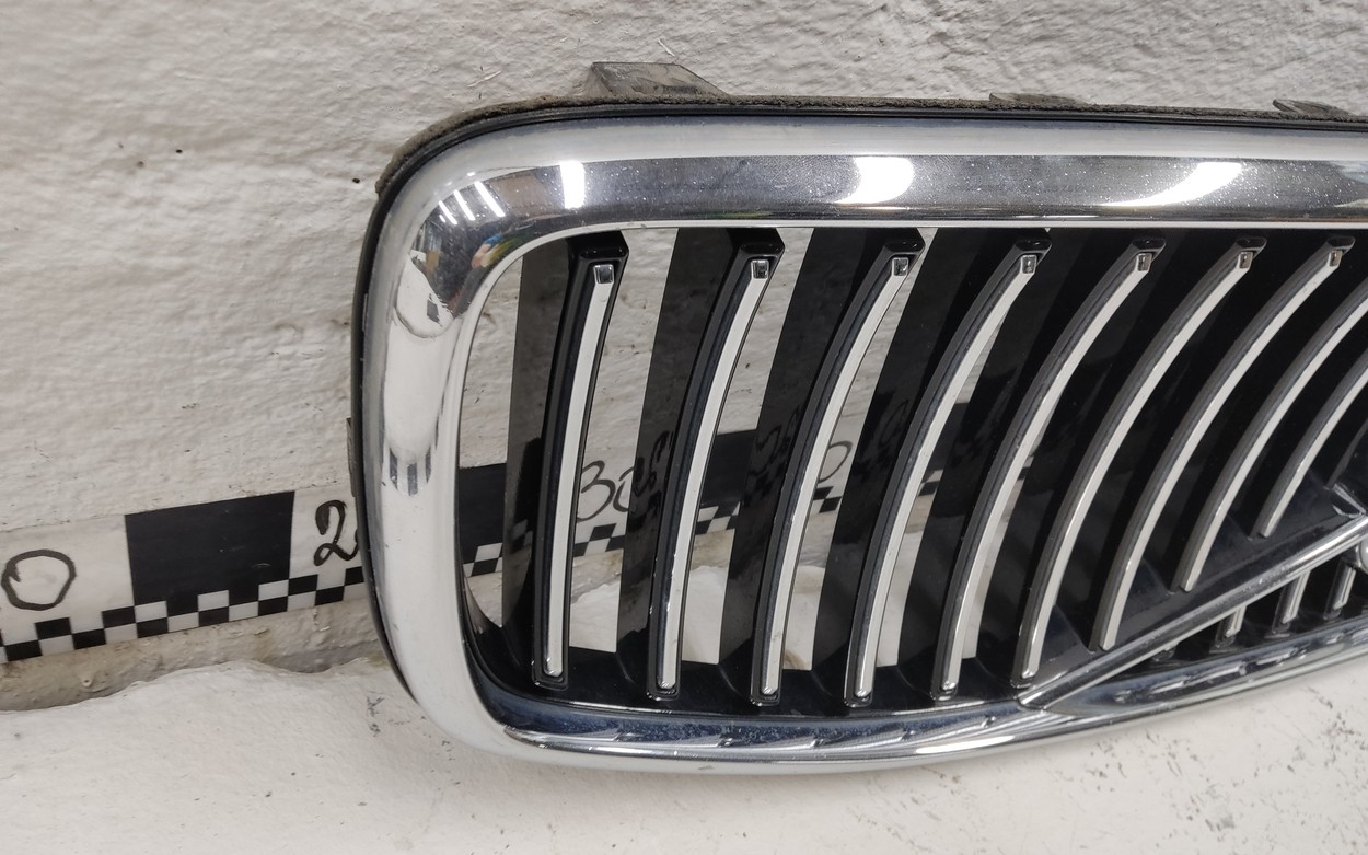 Решетка радиатора Volvo V90 2 под камеру