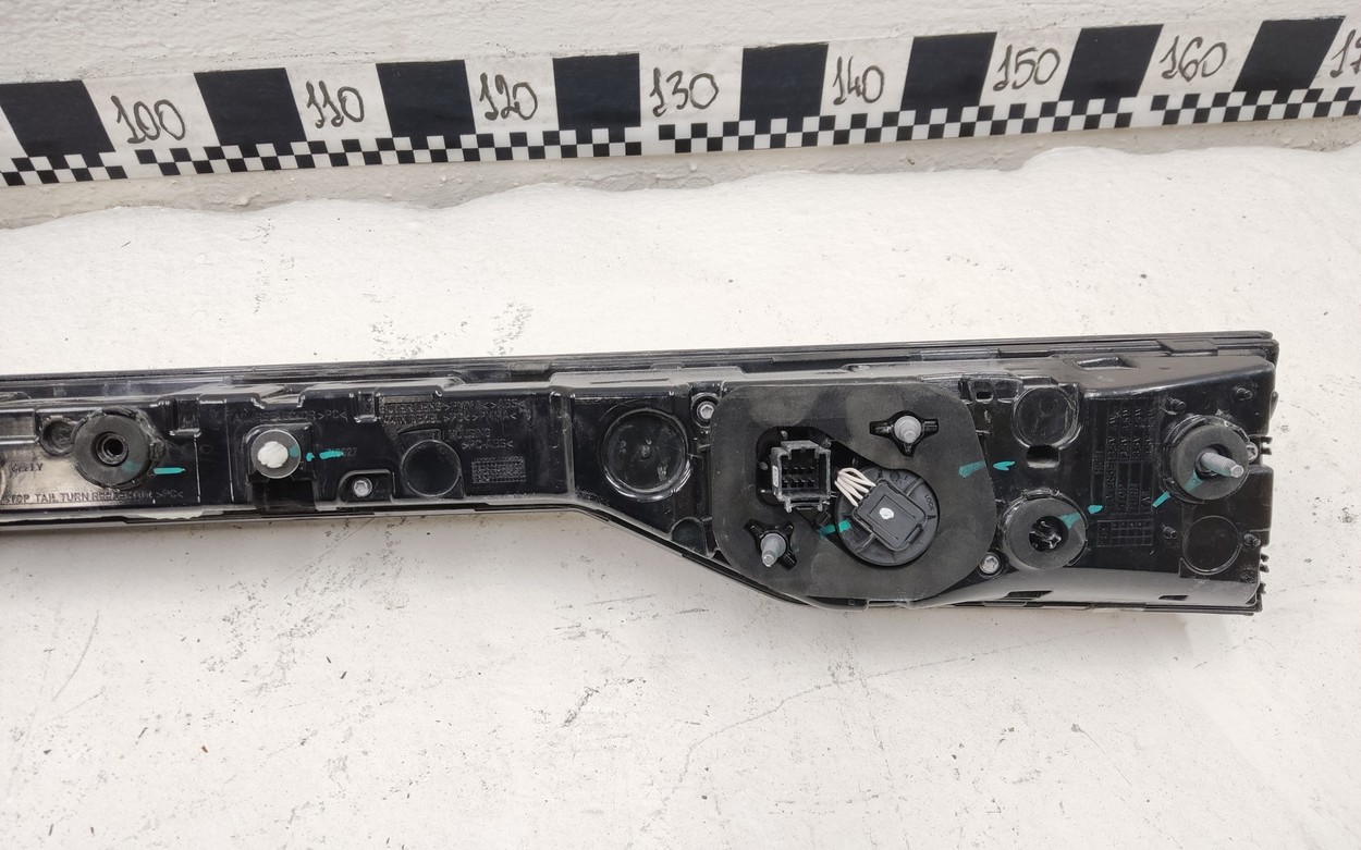 Фонарь крышки багажника Geely Monjaro LED