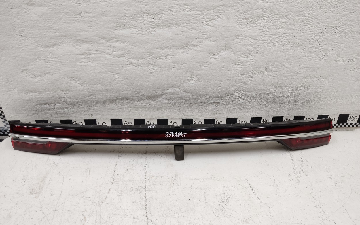 Фонарь крышки багажника Geely Monjaro LED